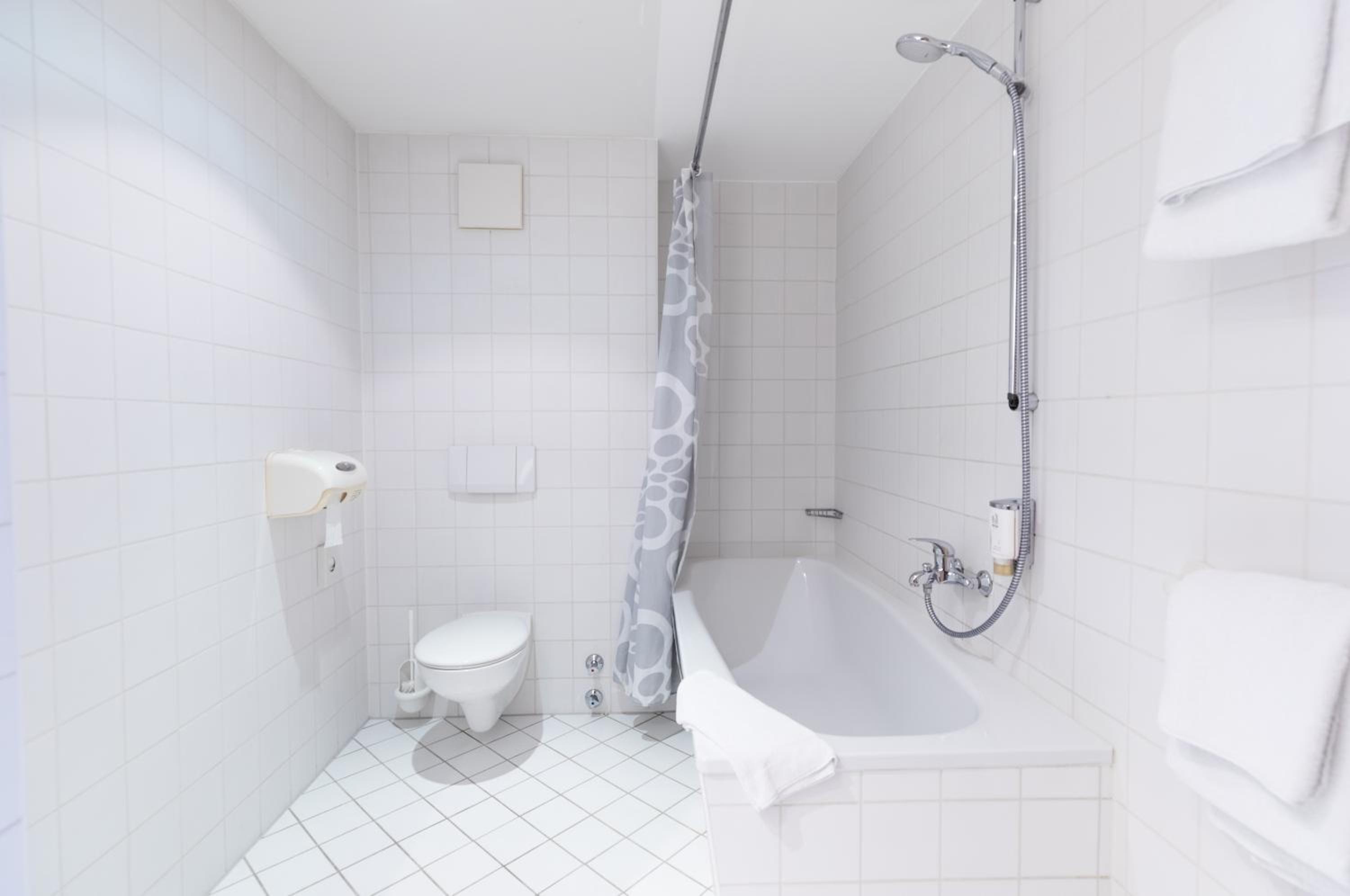 Standard Triple Room - Photo 3