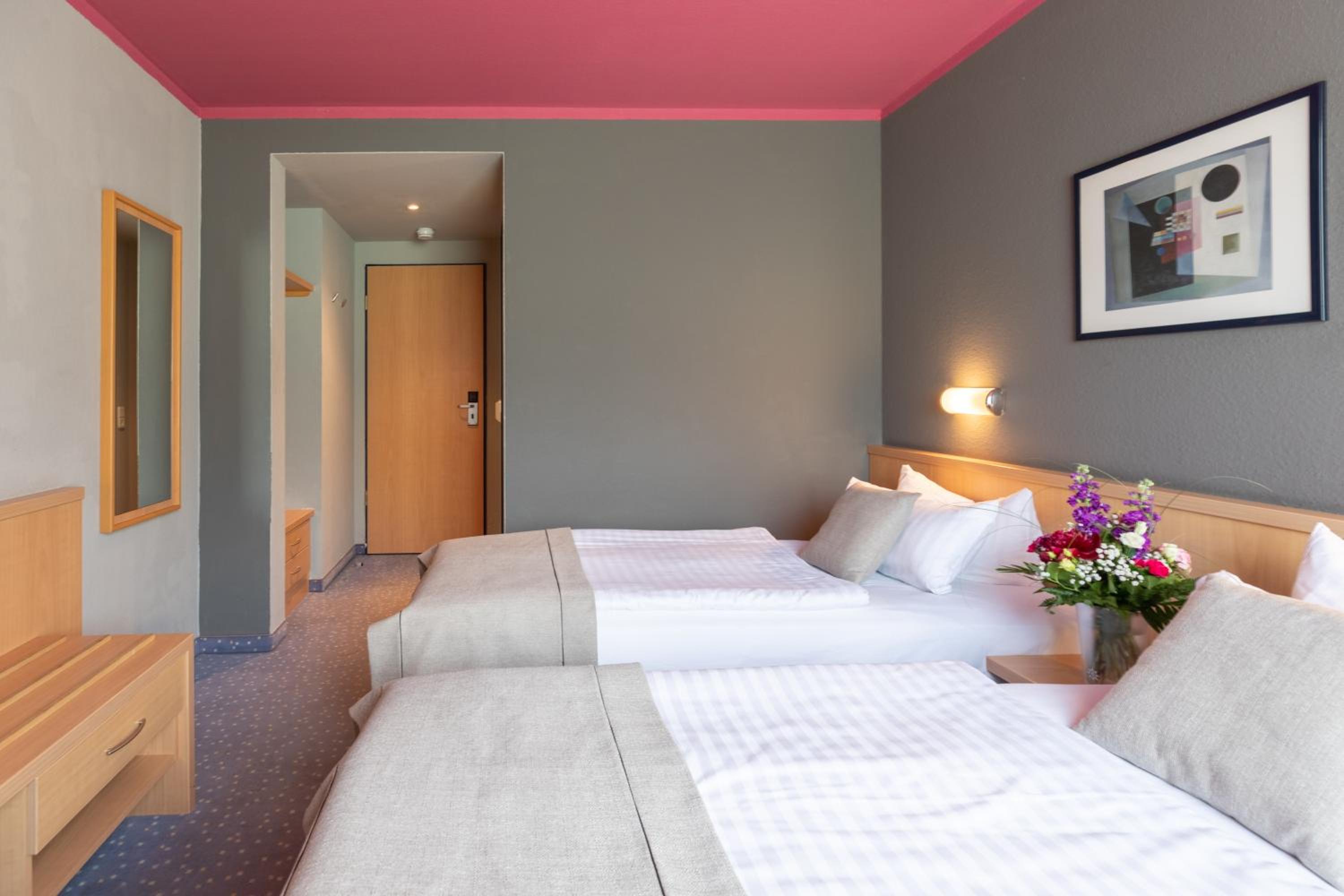 Standard Double Room - Photo 3