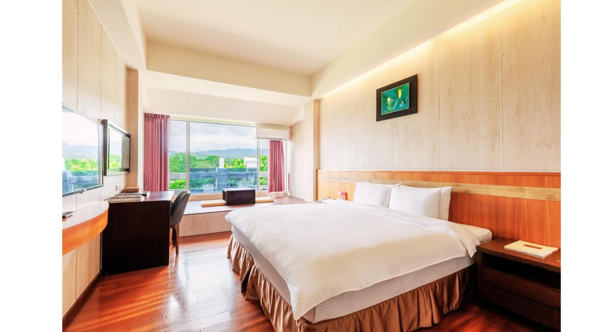 Double Room with Side Lake View