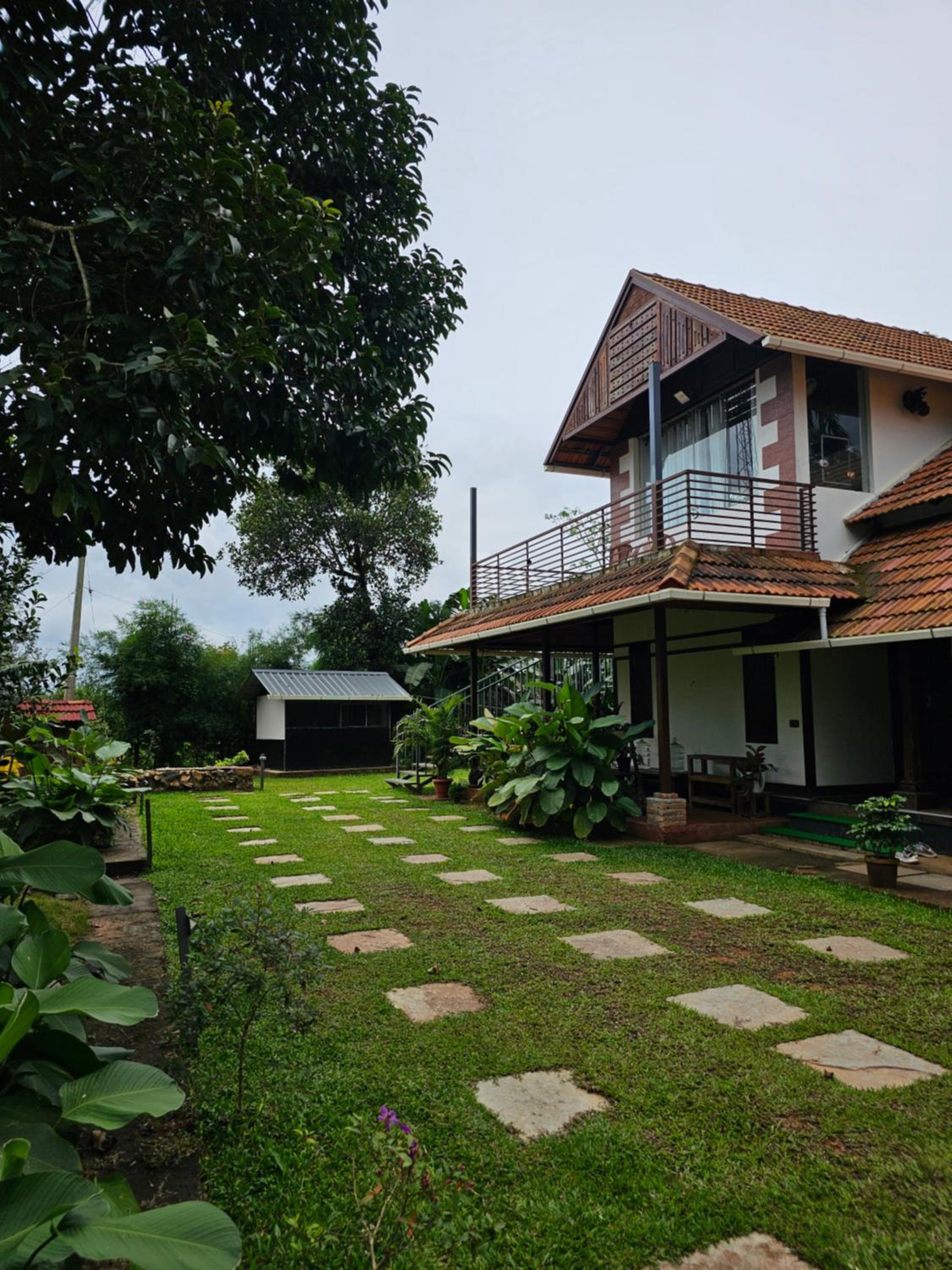 Three-Bedroom House photo 3