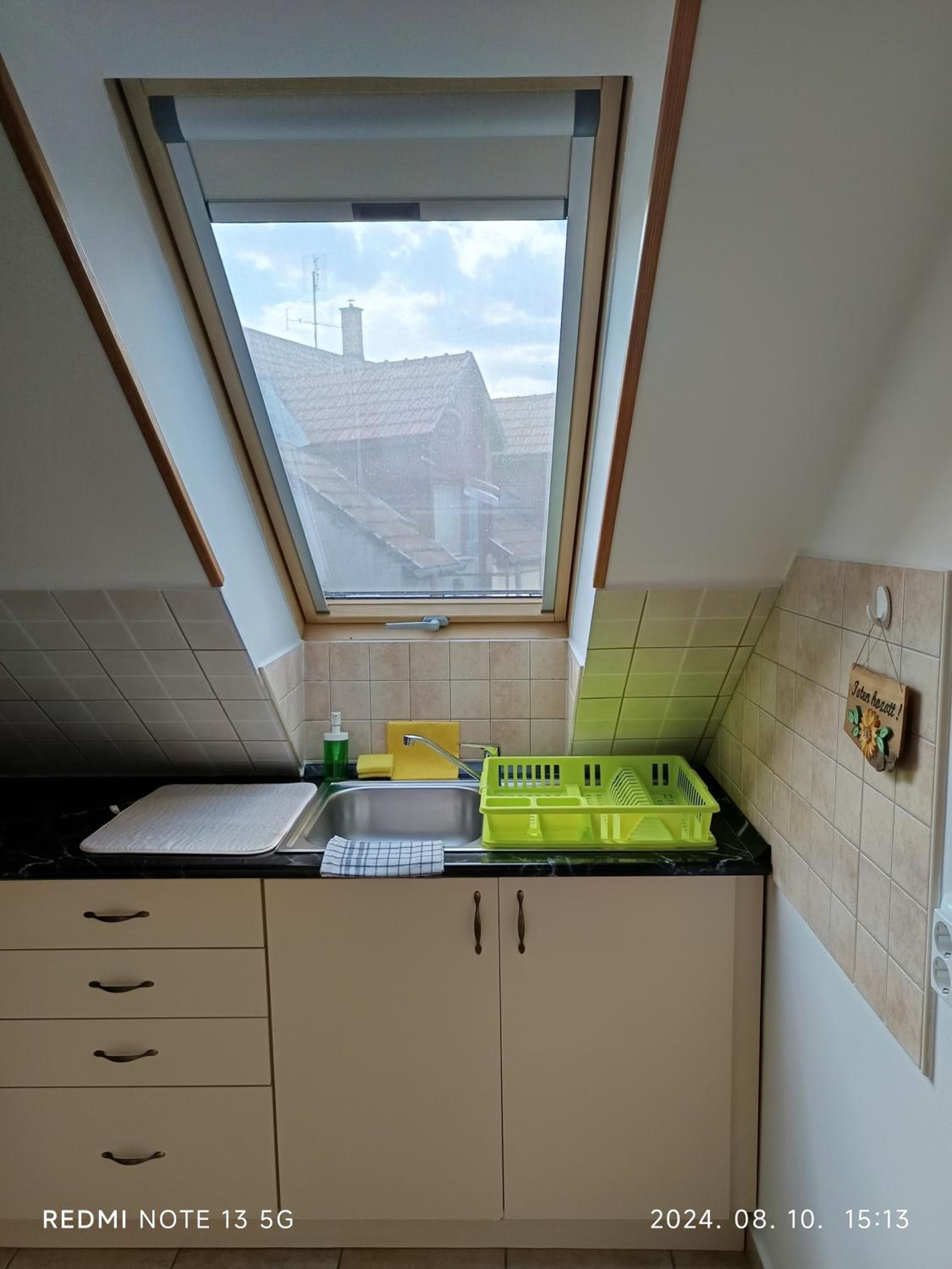 Apartment with Balcony - Photo 7