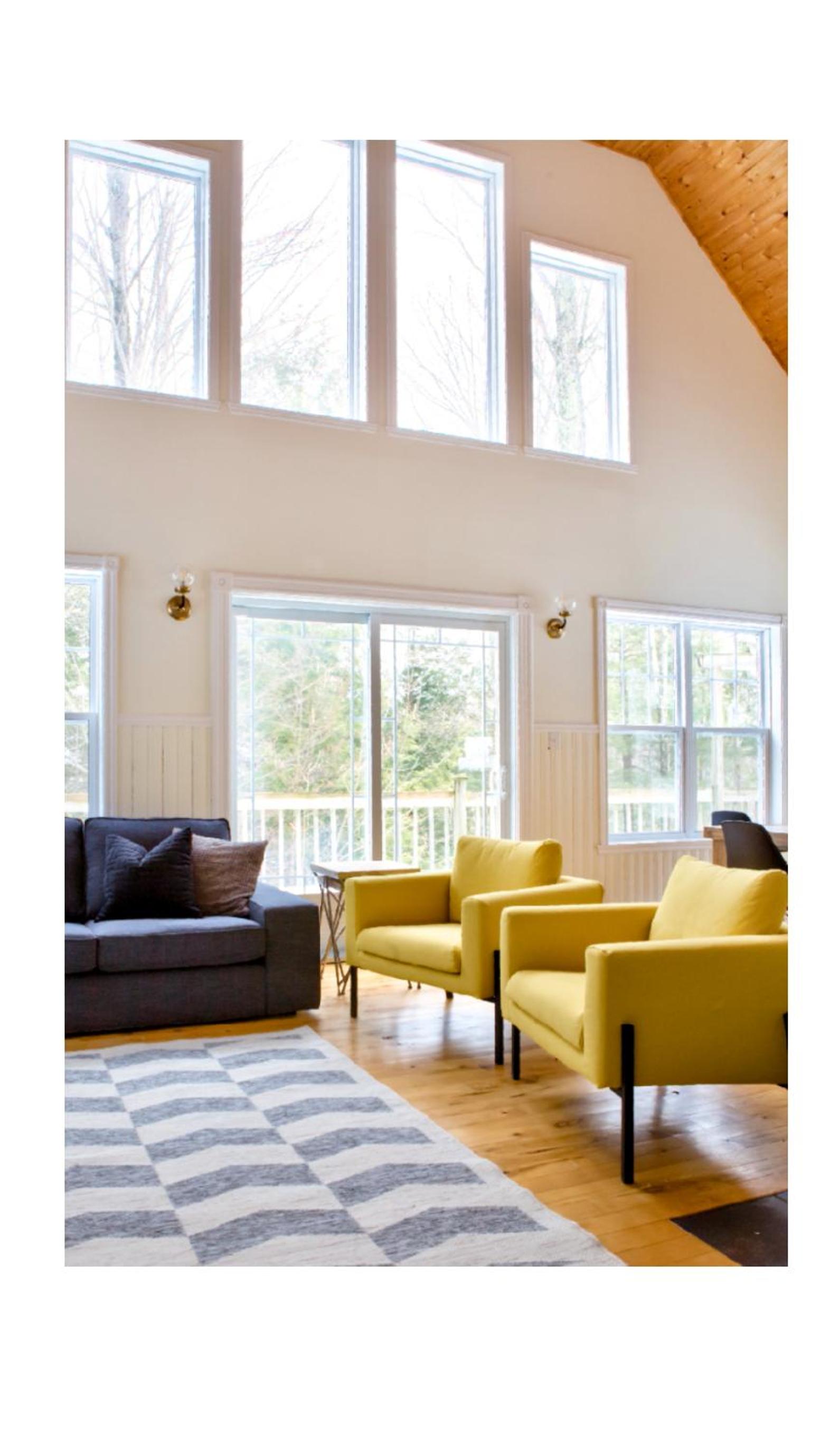Five-Bedroom House photo 1