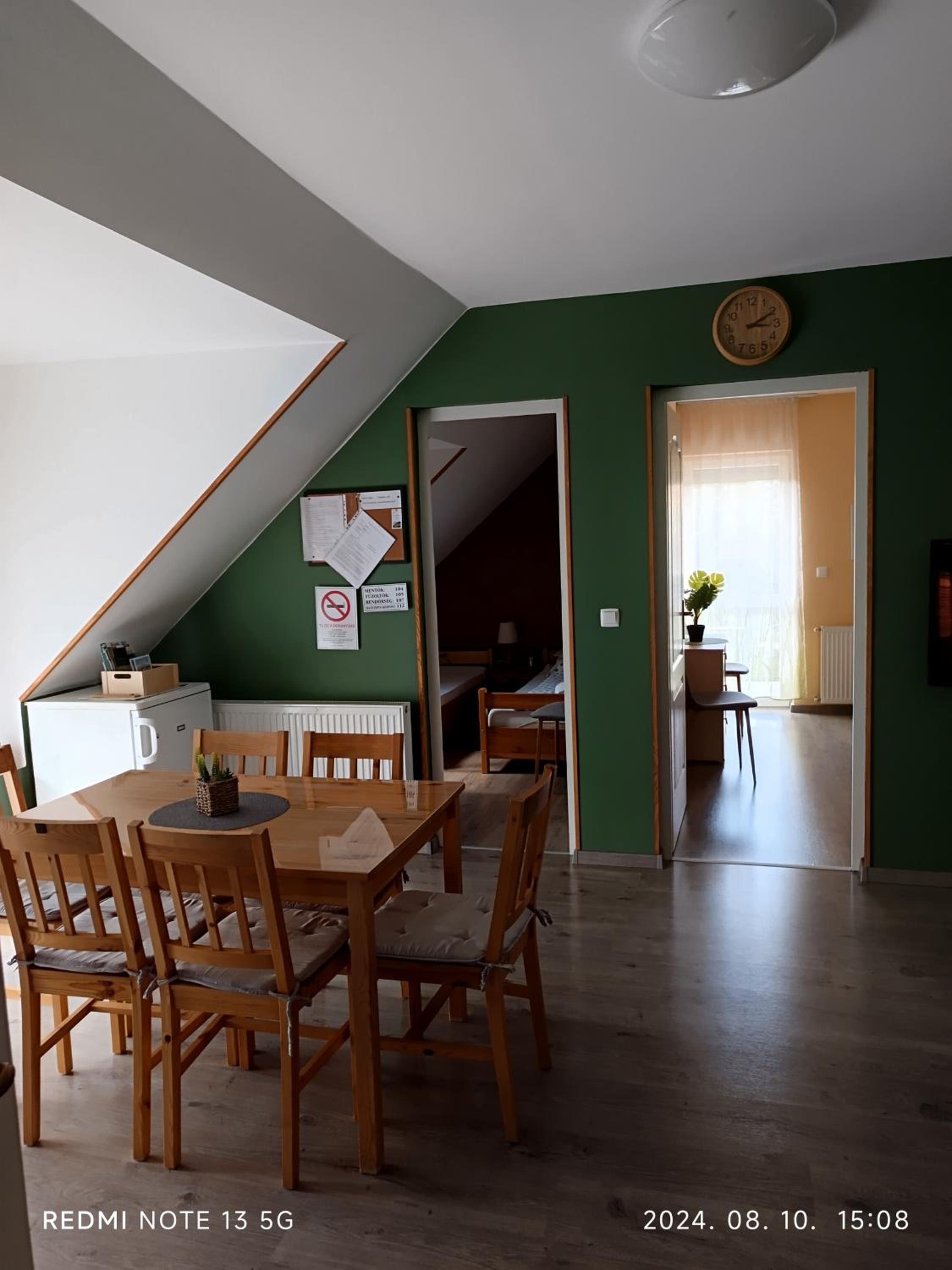 Apartment with Balcony - Photo 6