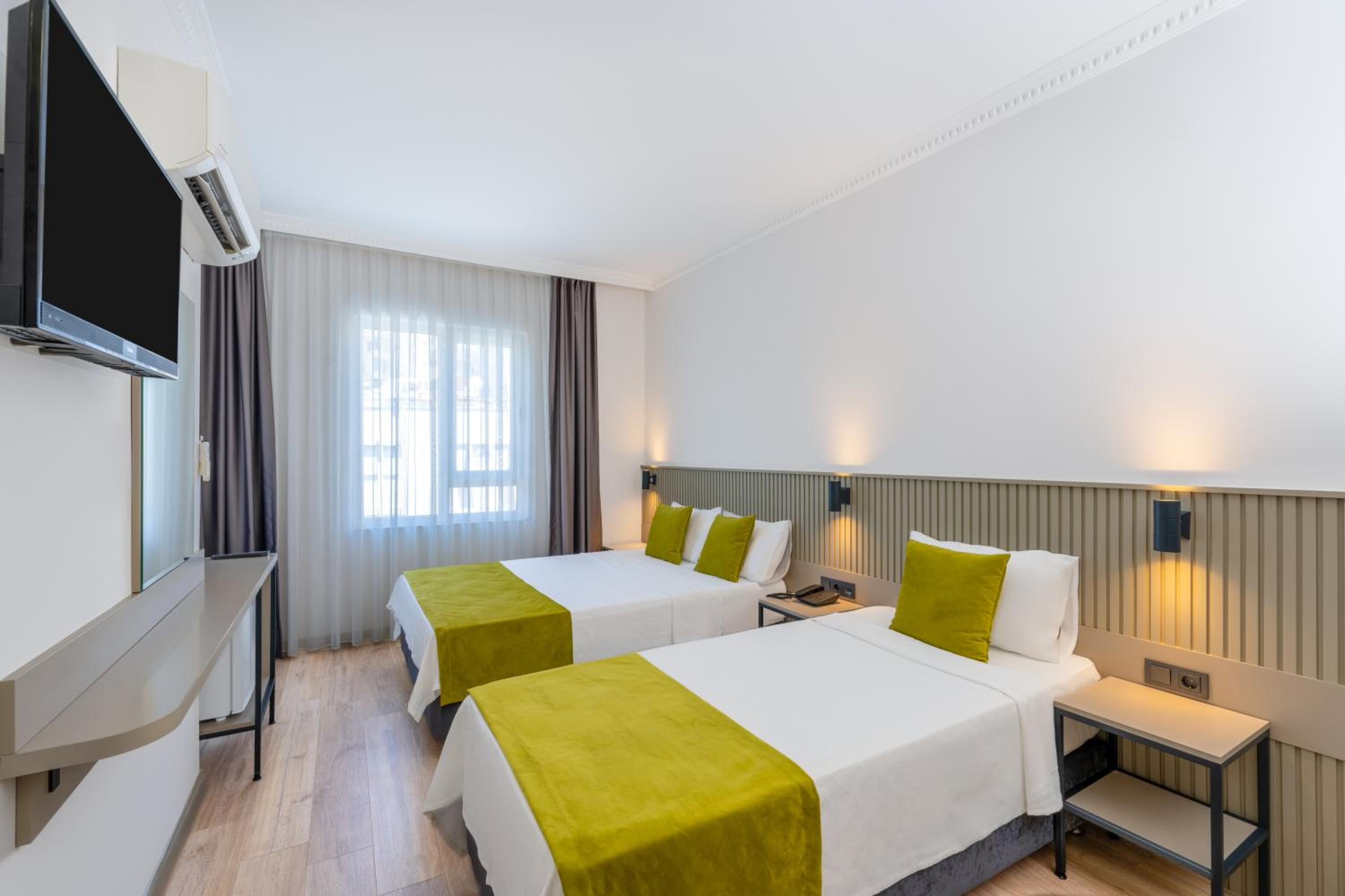 Triple Room