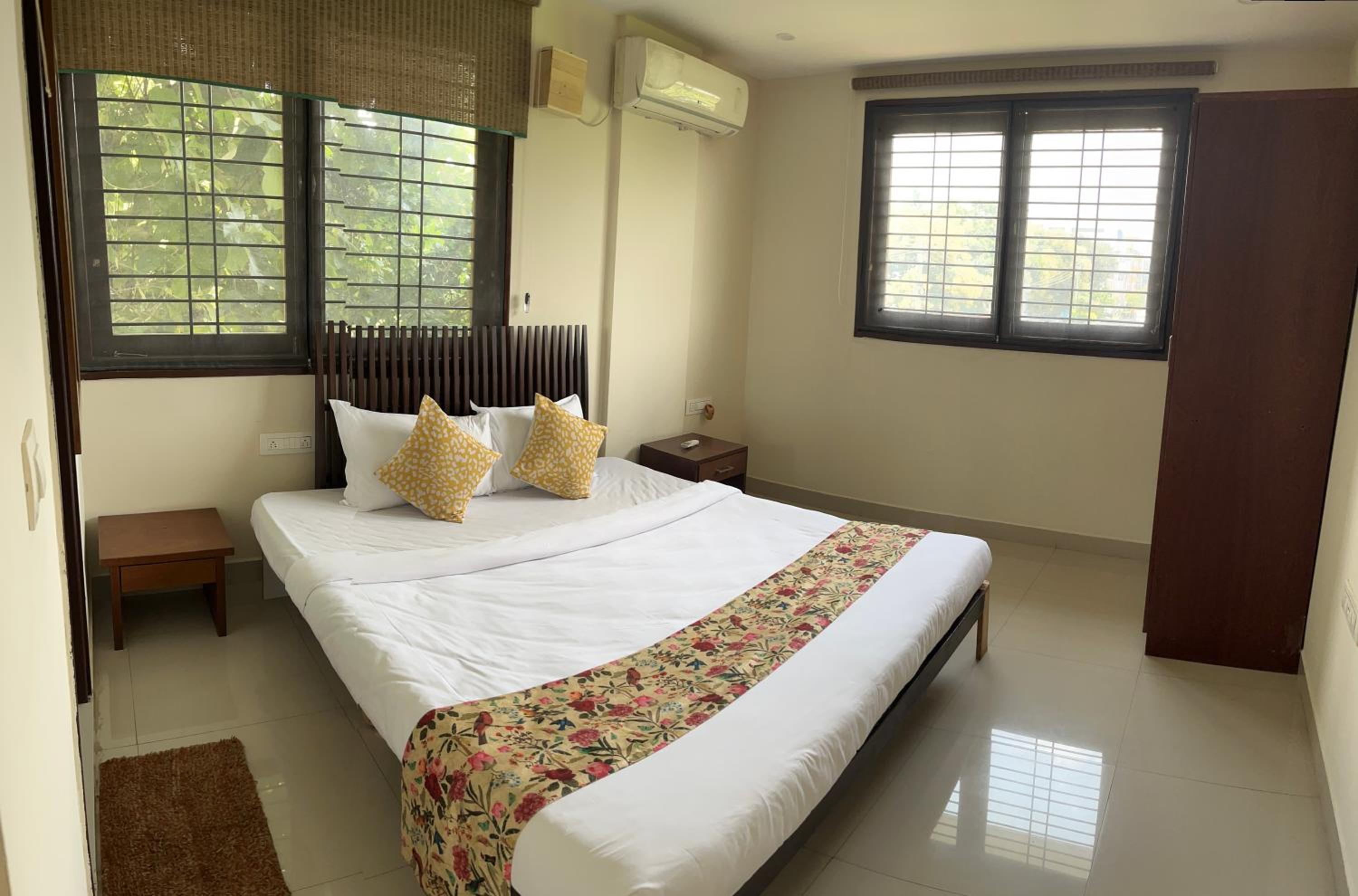 Villa with Garden View - Photo 9