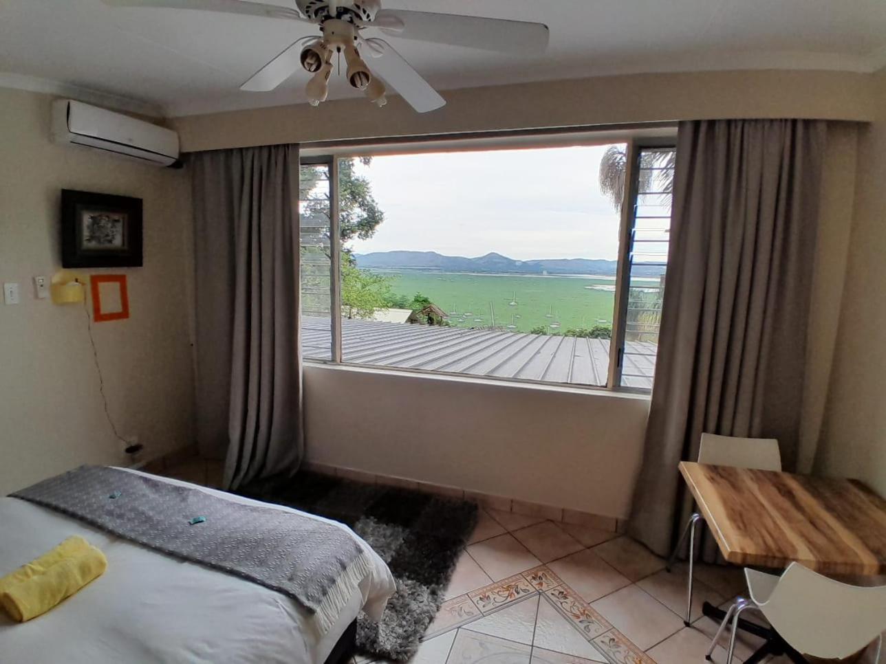Double Room with Lake View photo 3