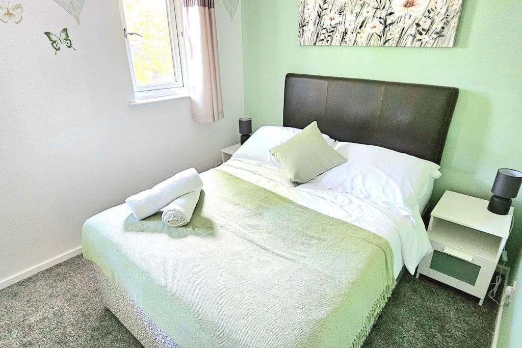 Three-Bedroom House photo 1