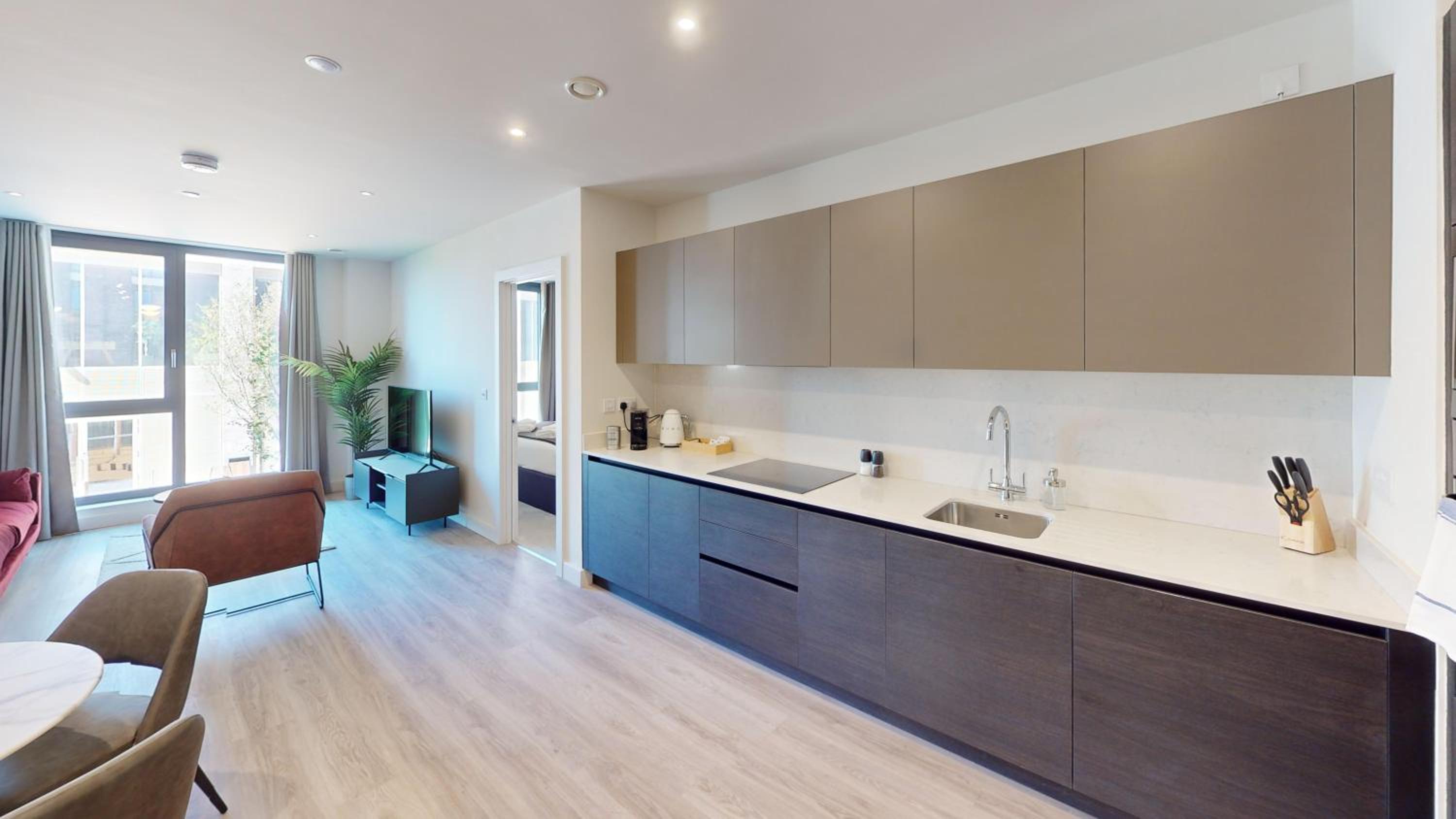 Two-Bedroom Superior Apartment - Photo 3