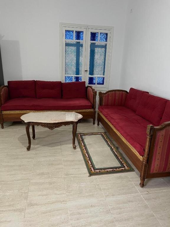 Family Room with Bathroom photo 2
