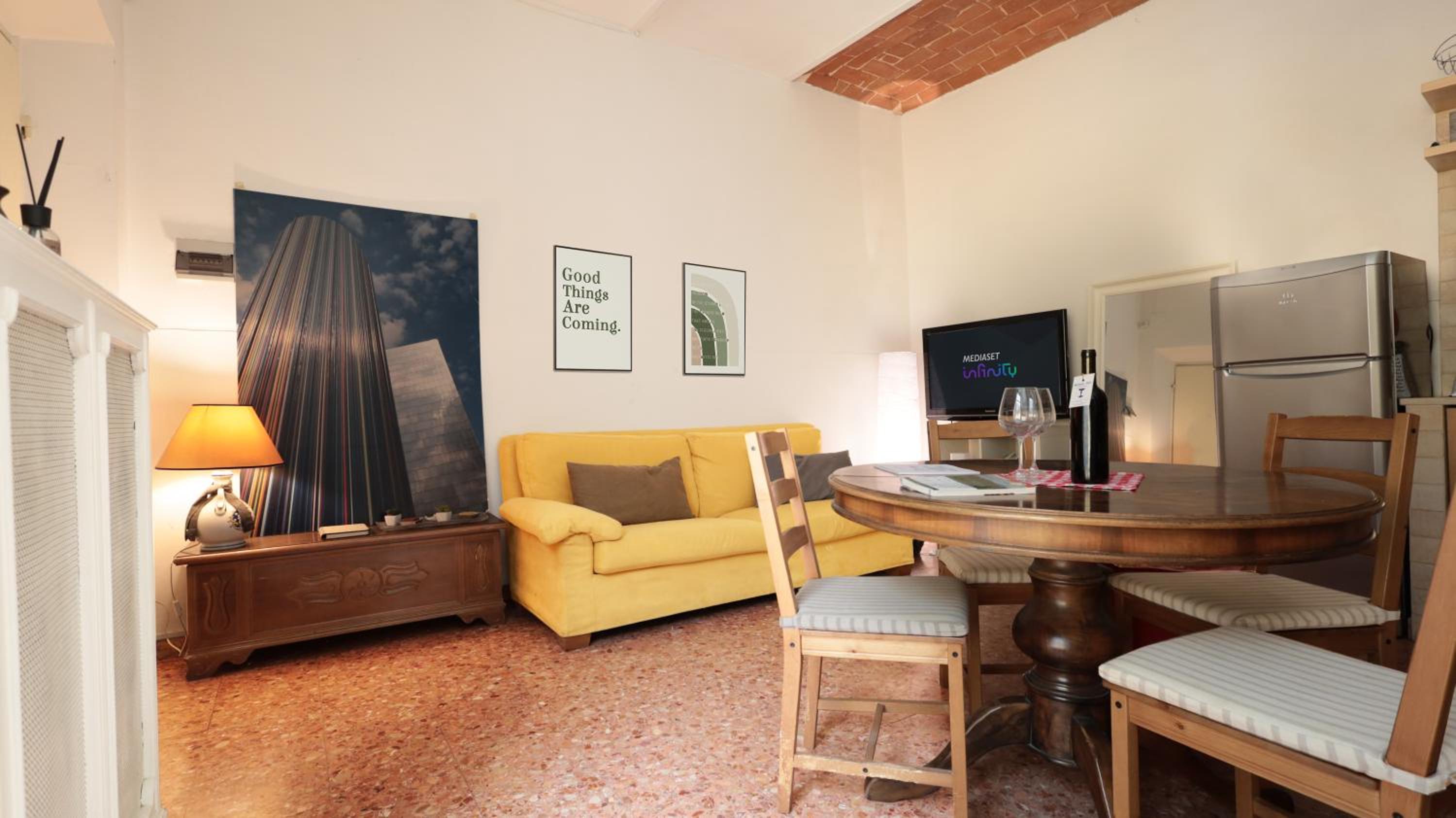 One-Bedroom Apartment photo 1