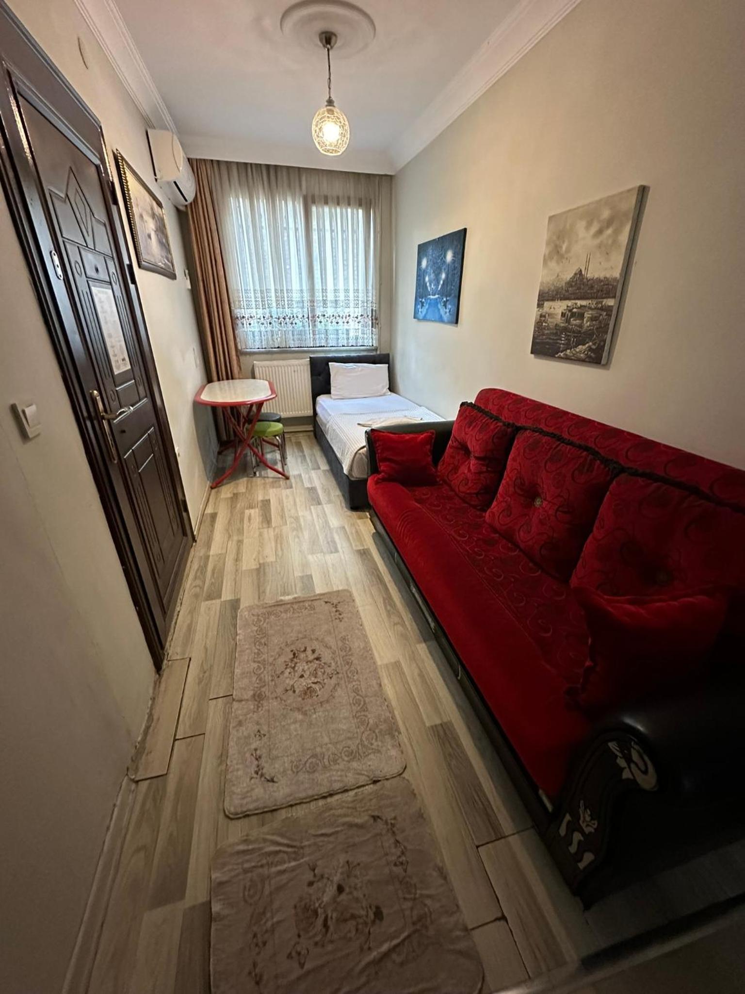 Two-Bedroom Deluxe Apartment photo 2
