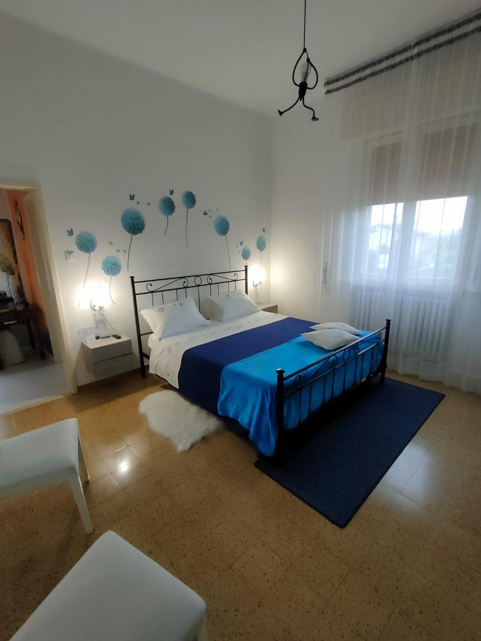 Large Double Room photo 1