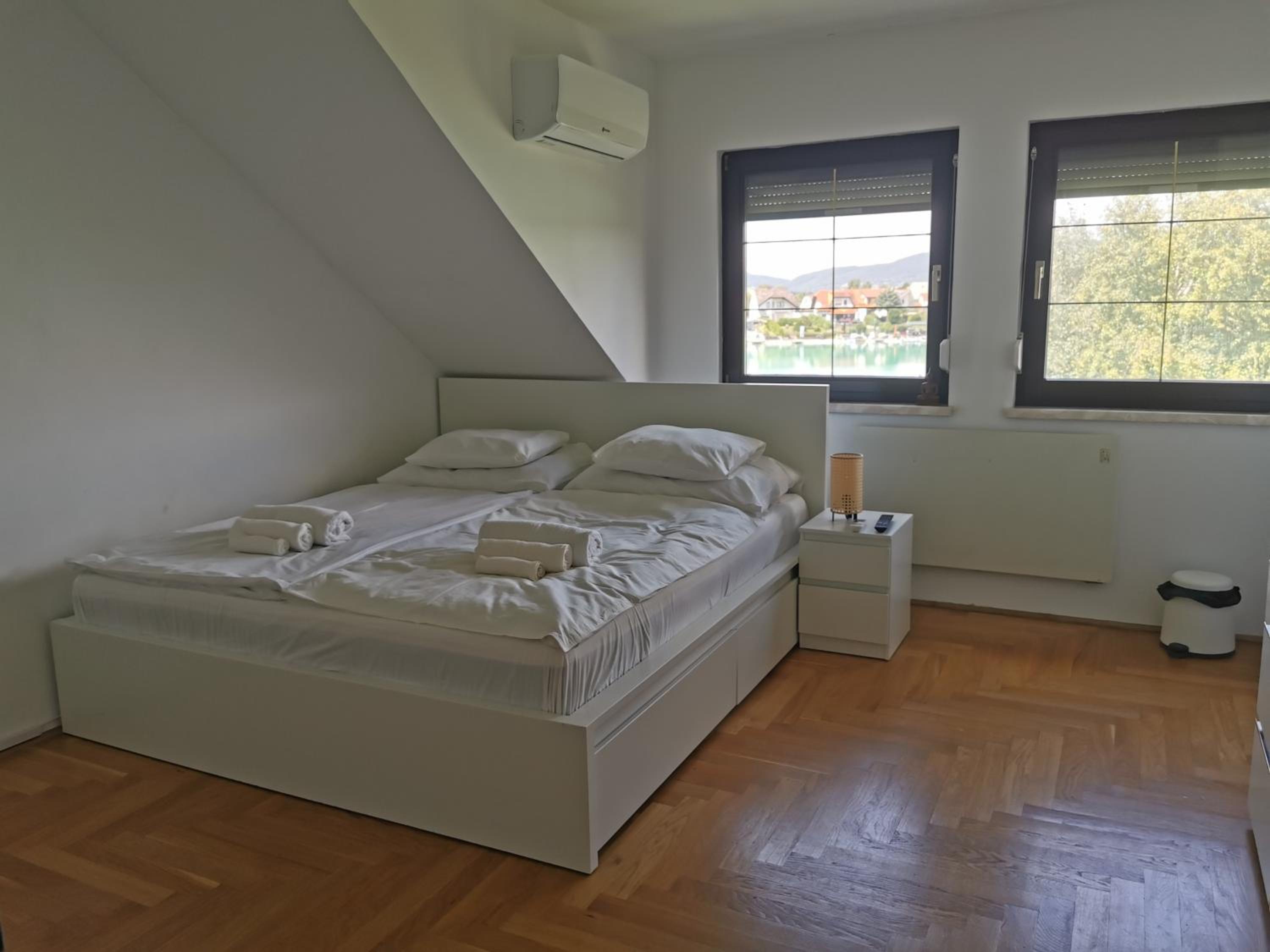 Three-Bedroom Apartment photo 1