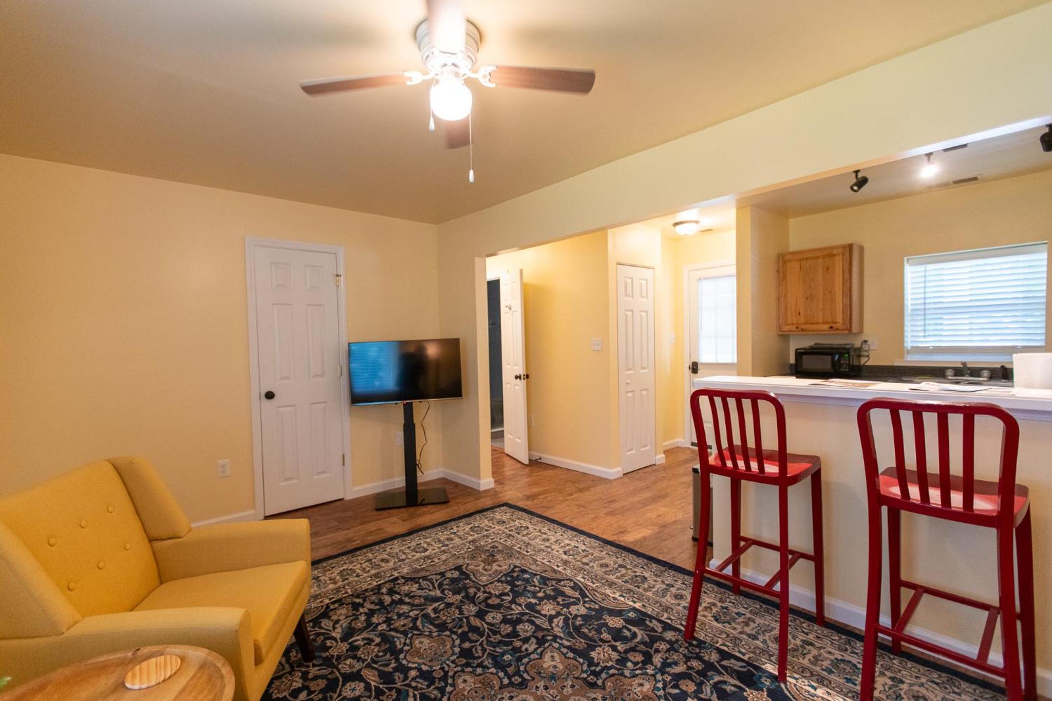 Apartment photo 2