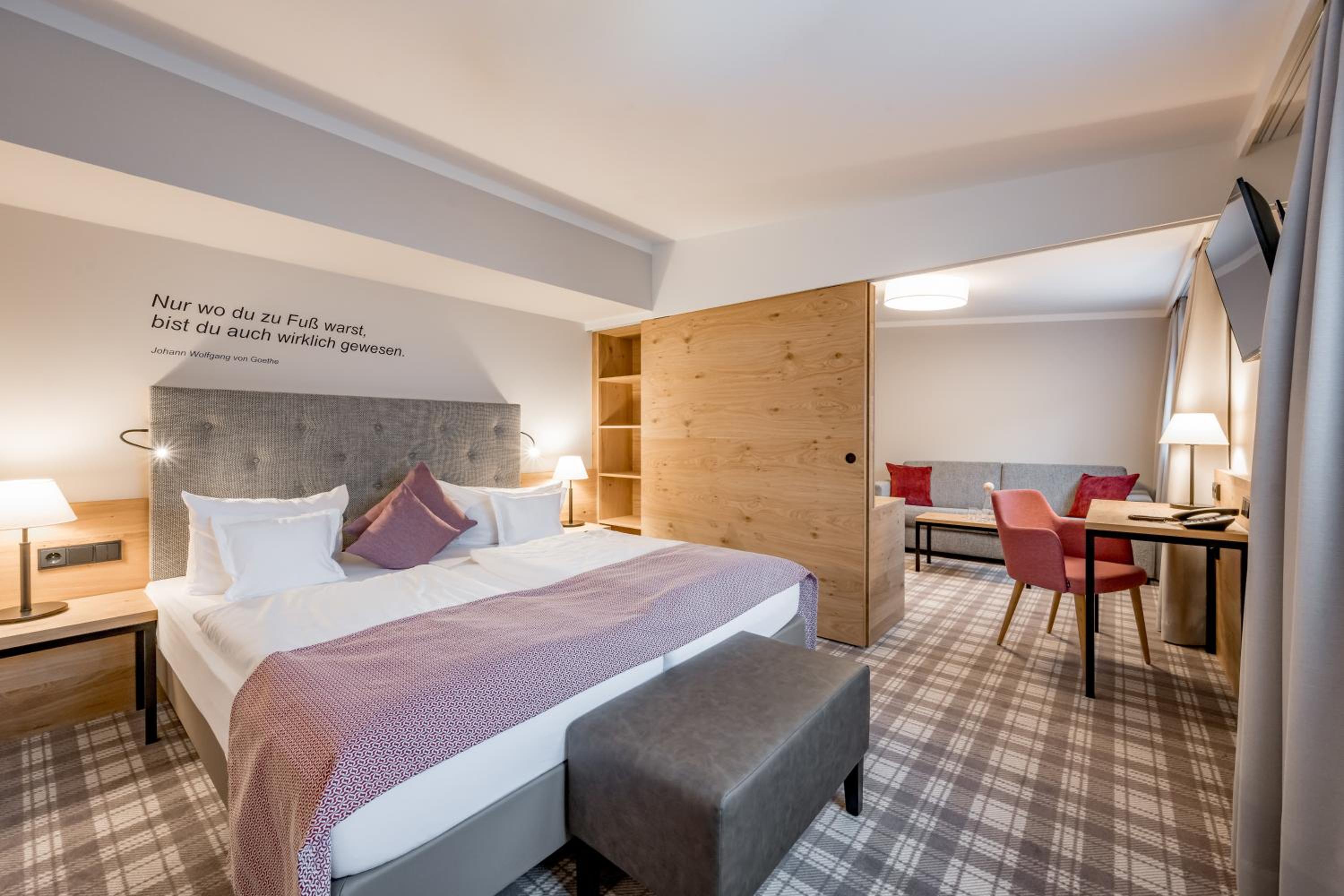 Suite with Mountain View - Photo 14