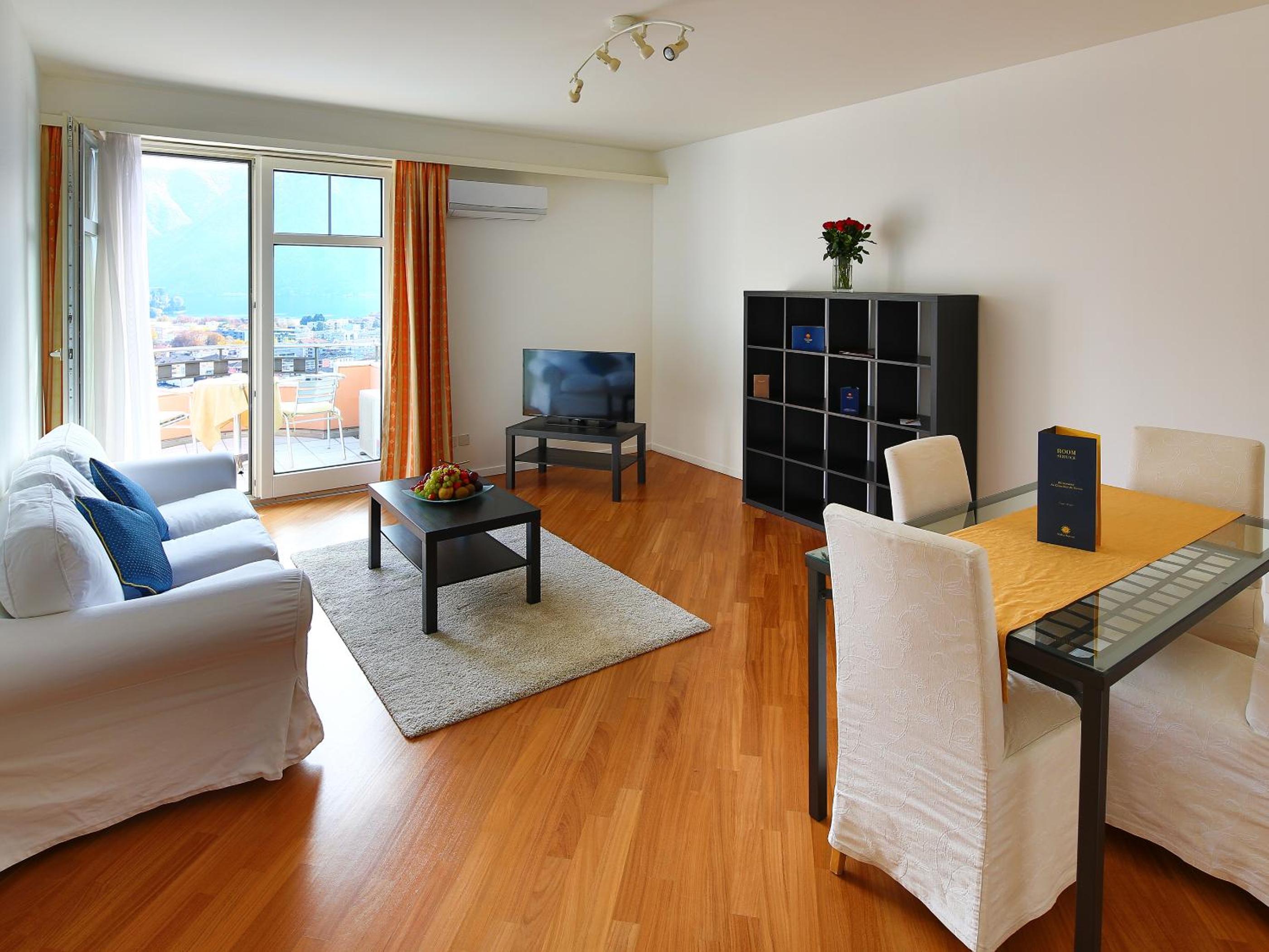 Premium Suite - Photo 16
