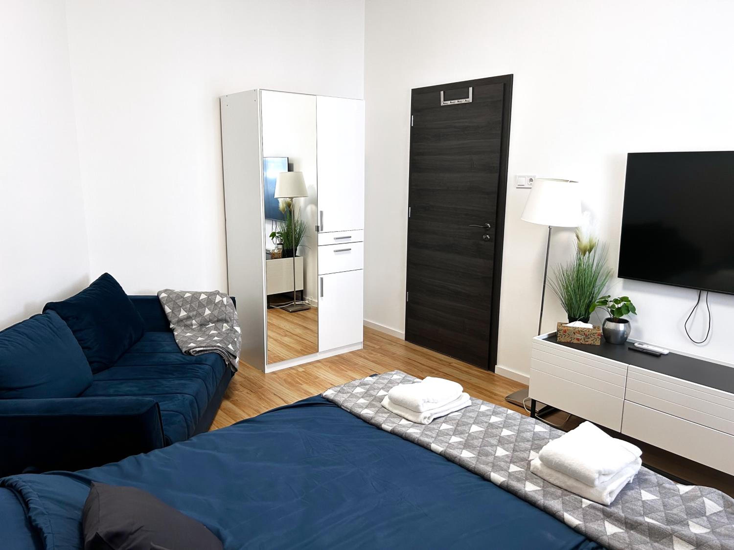 One-Bedroom Apartment
