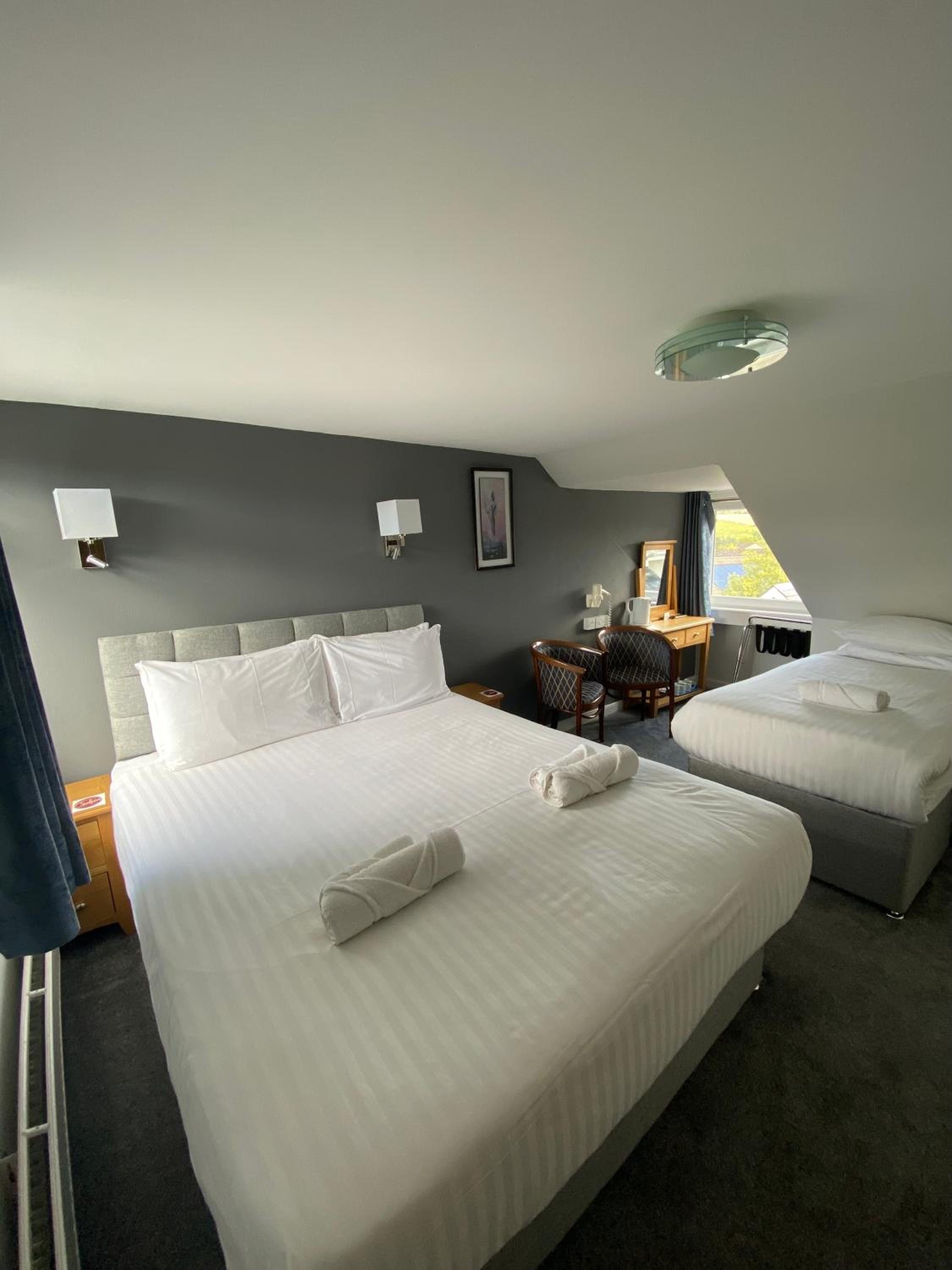 Standard Triple Room - Photo 1