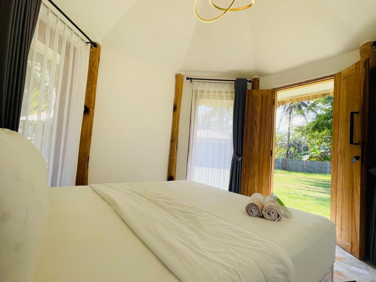 Deluxe Bungalow with Garden View photo 3