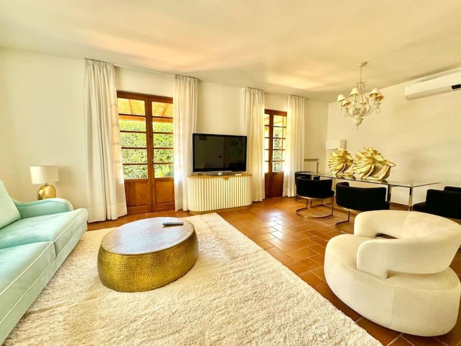 Three-Bedroom Villa photo 3