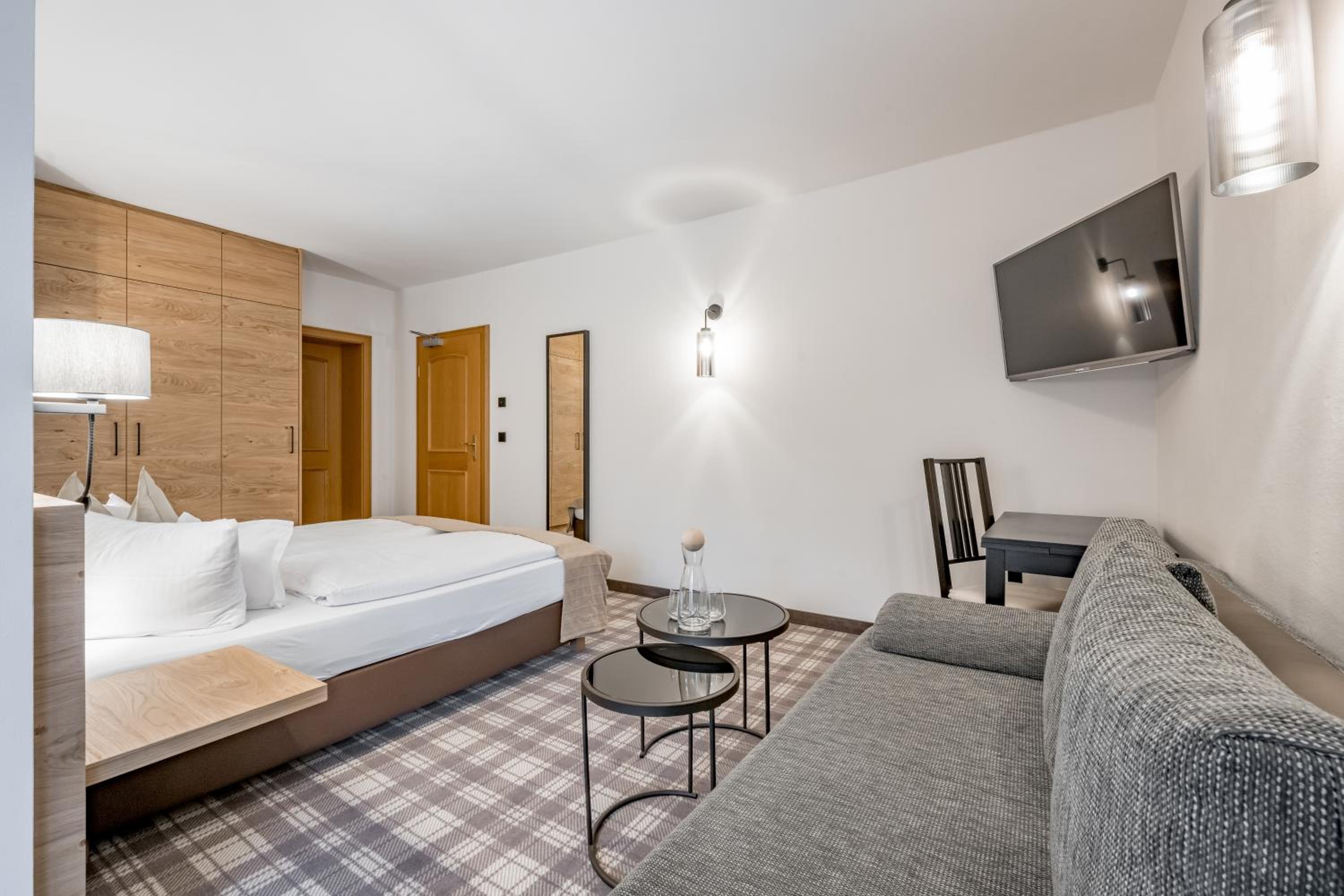 Standard Double Room - Photo 2