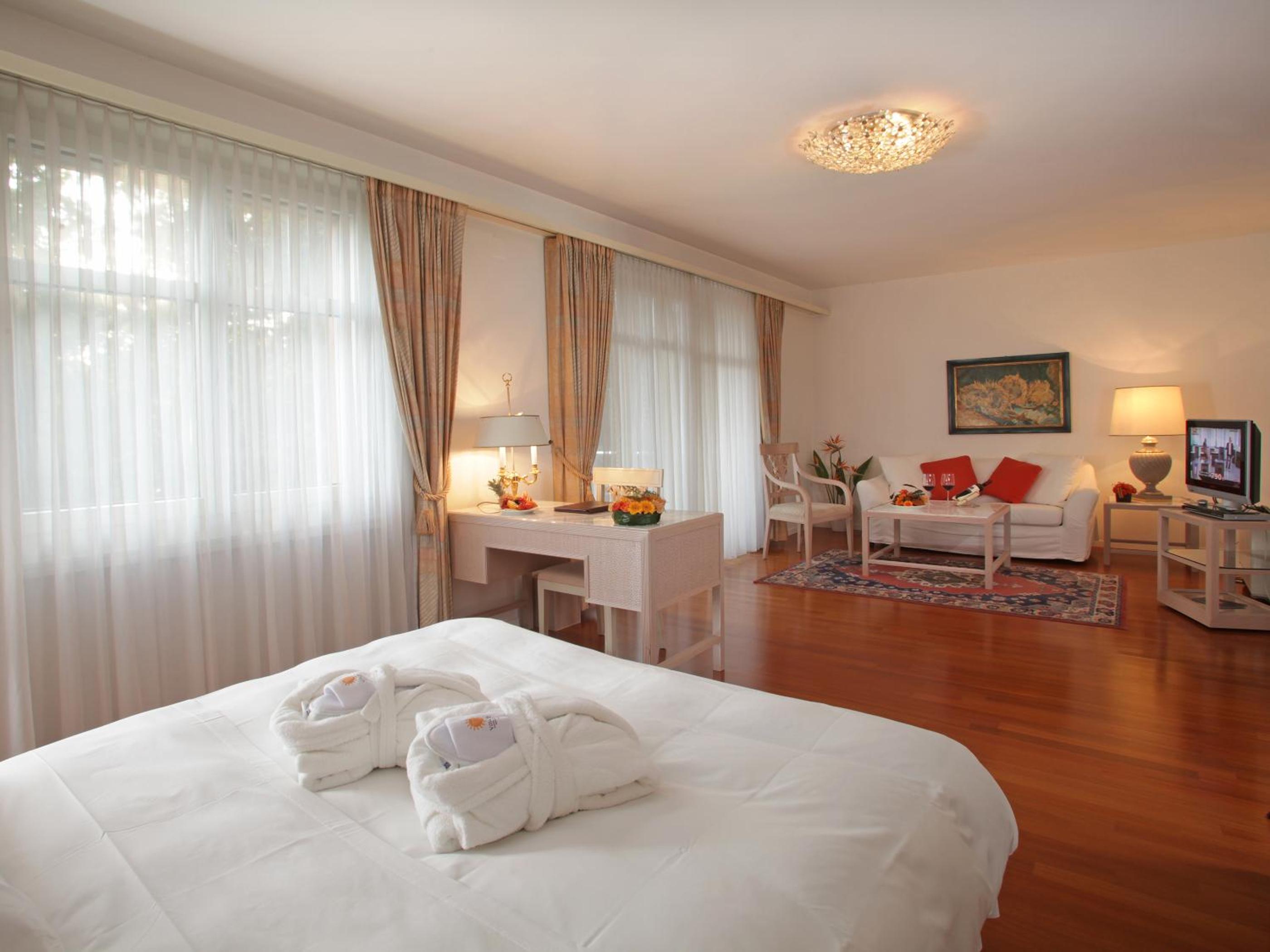 Deluxe Double or Twin Room - Photo 2