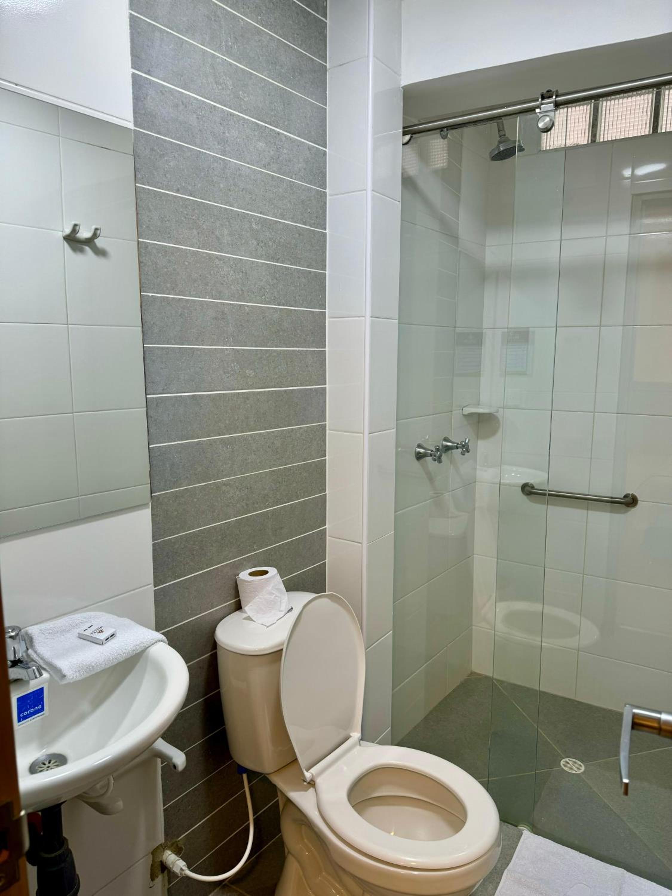 Double Room with Private Bathroom photo 3
