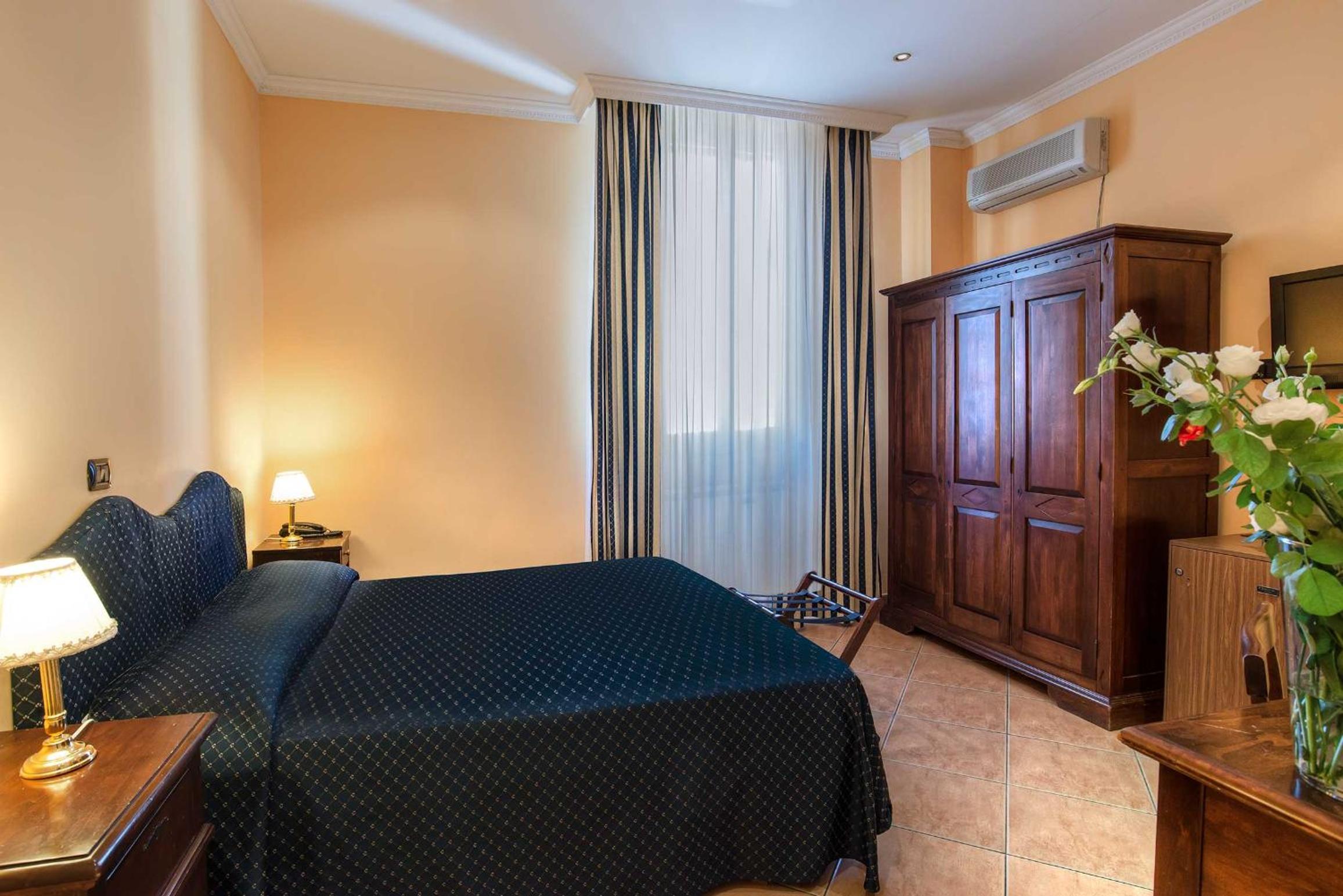 Double or Twin Room photo 2