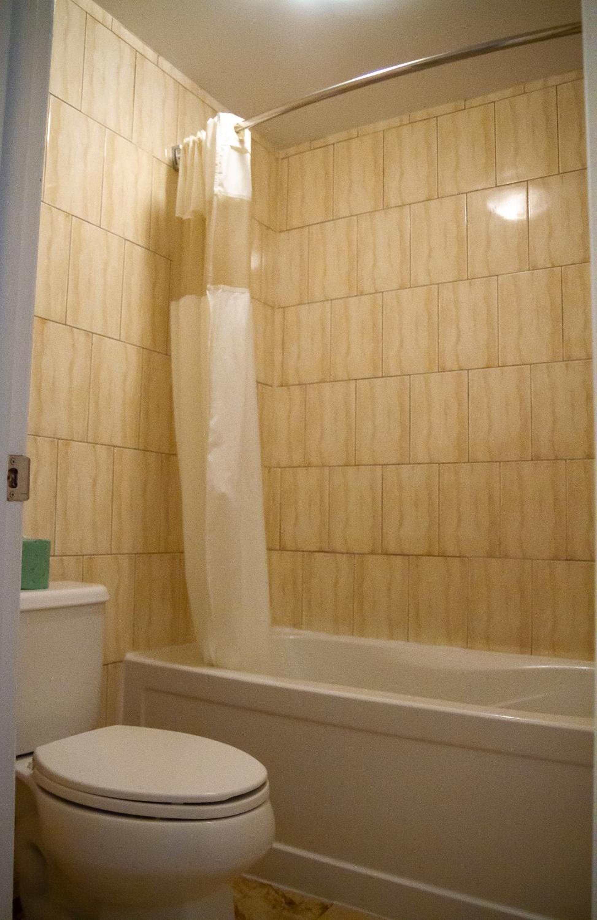 Queen Room - Photo 4