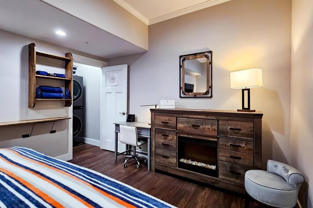 Five-Bedroom House photo 1