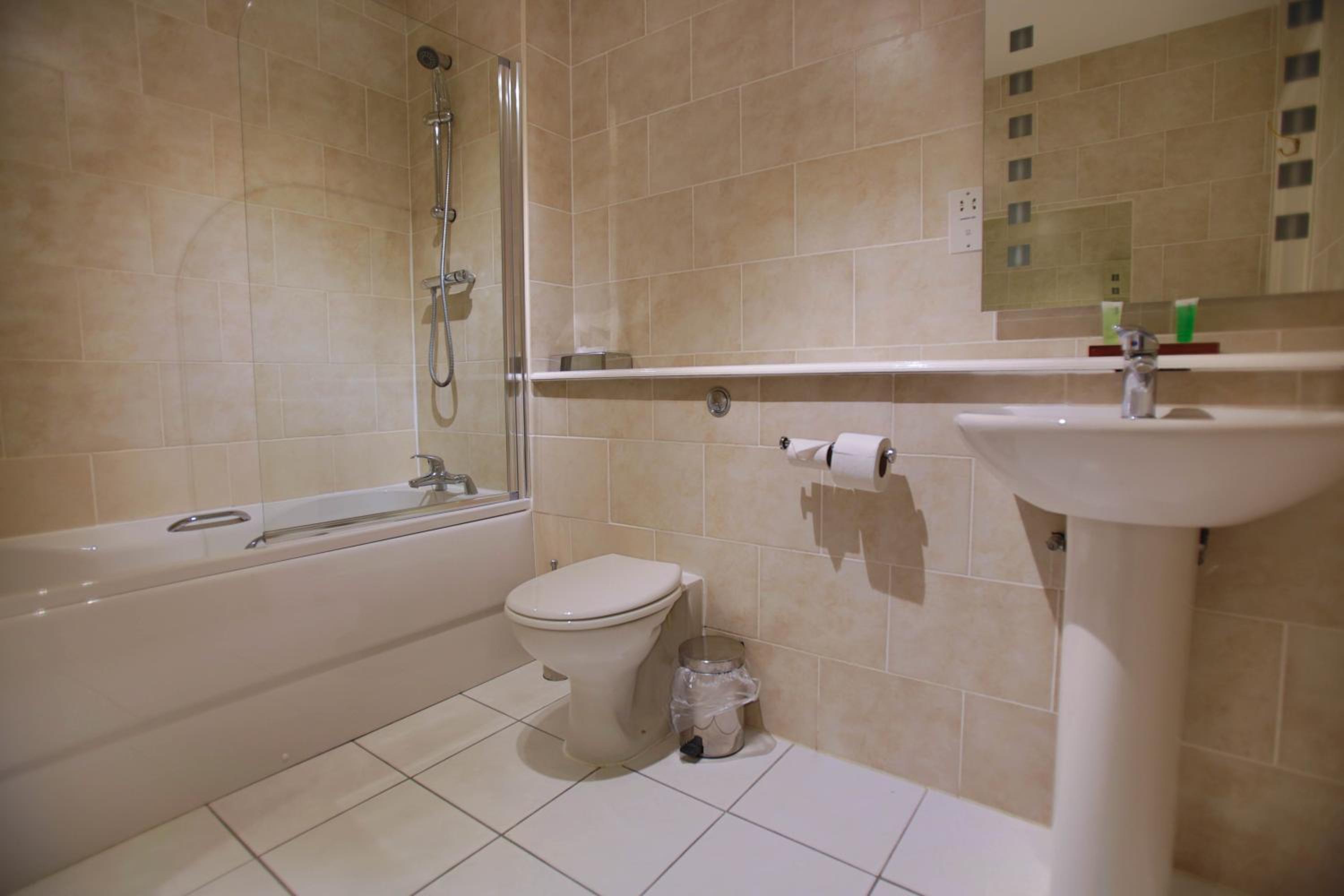 Standard Double Room - Photo 12
