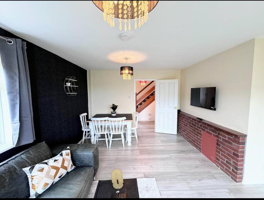 Four-Bedroom House photo 1