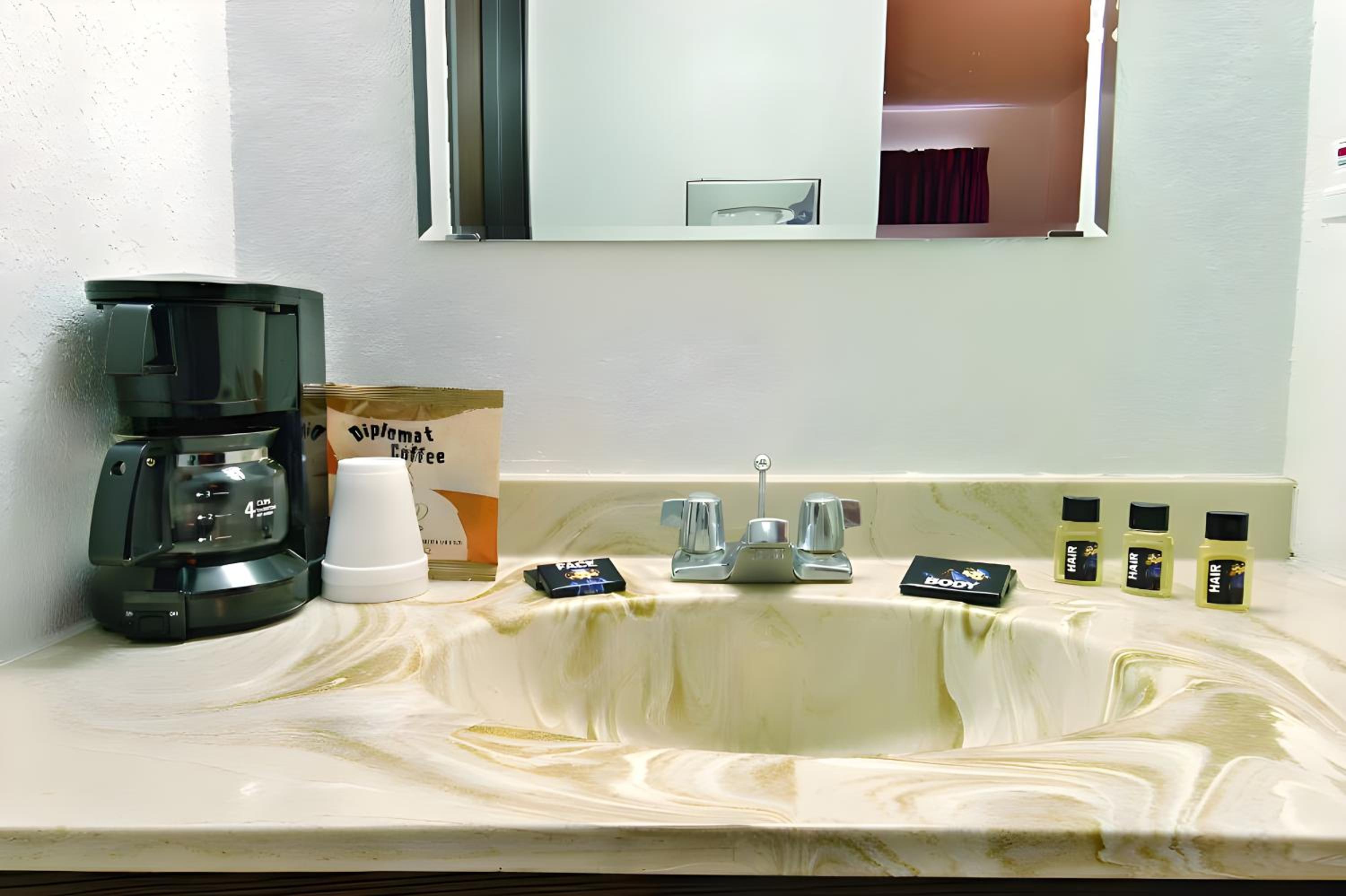 Studio Suite with Two Queen Beds - Non-Smoking - Photo 24