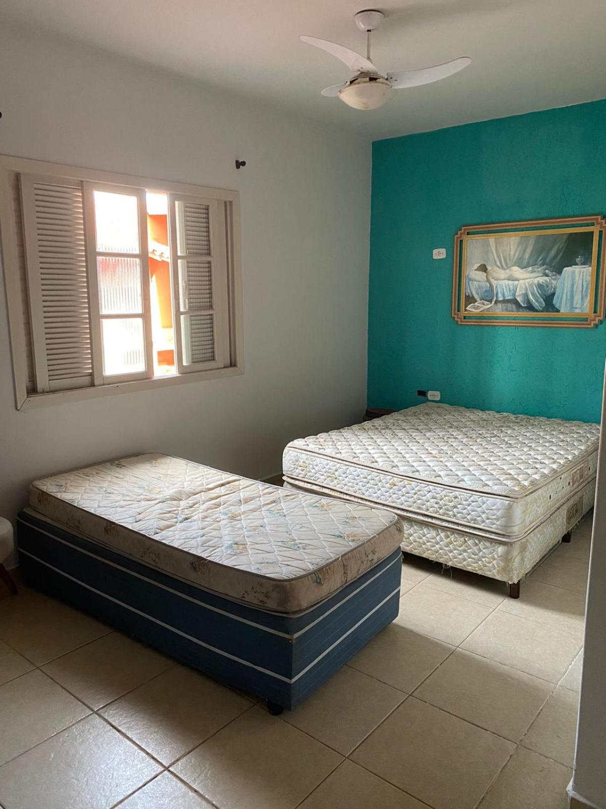 Five-Bedroom House photo 1