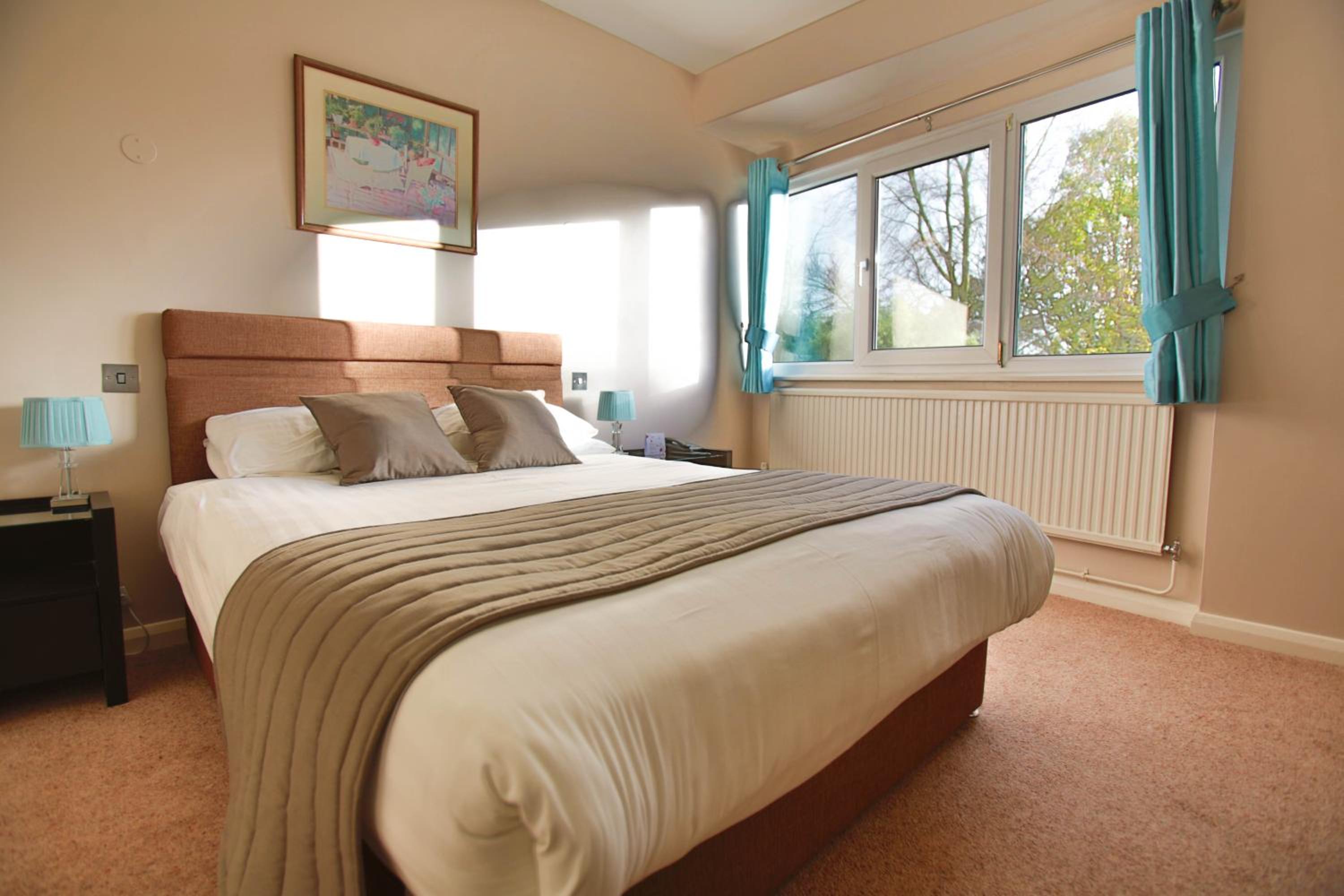 Standard Double Room - Photo 11