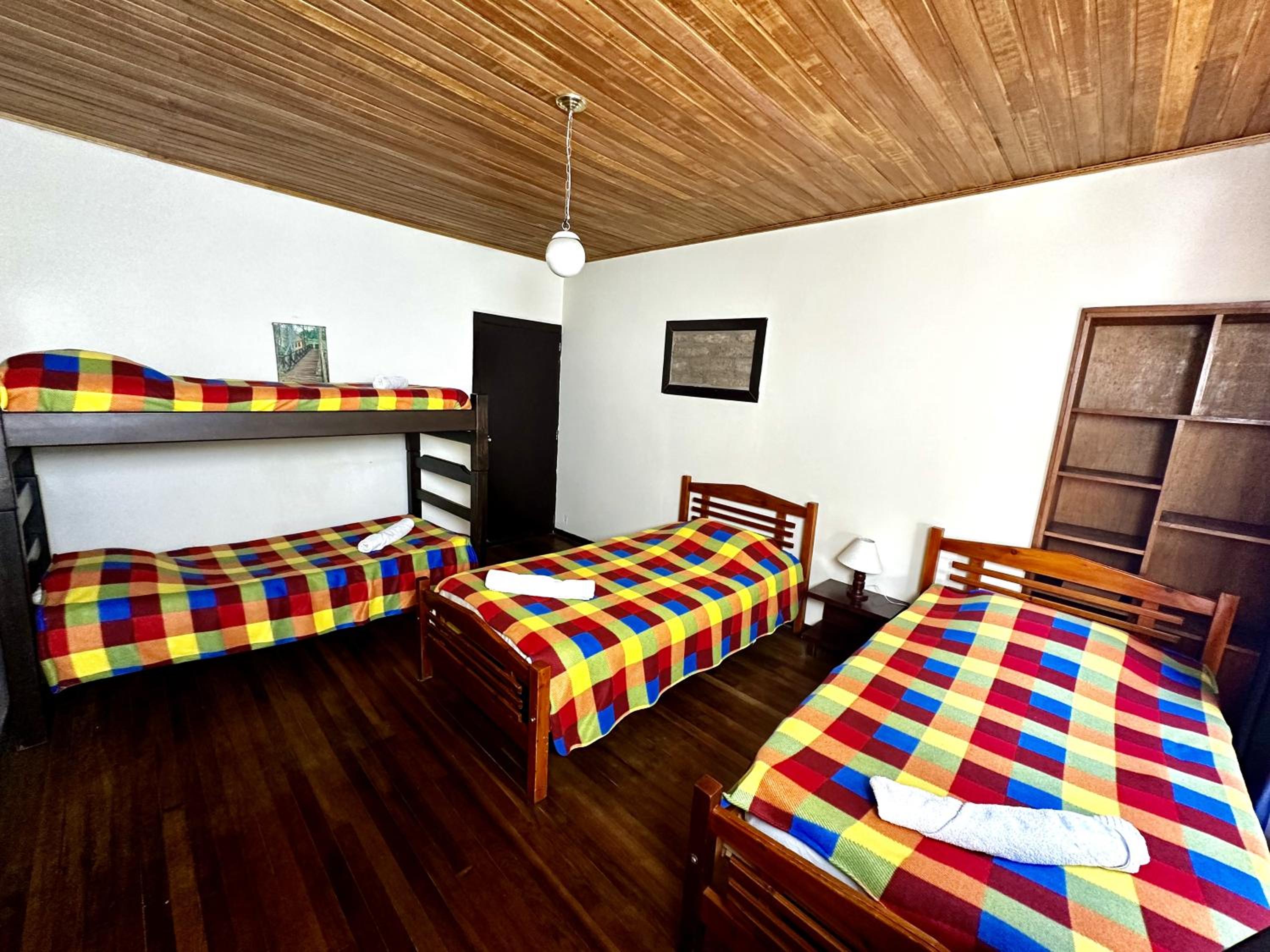 Quadruple Room with Private Bathroom photo 2