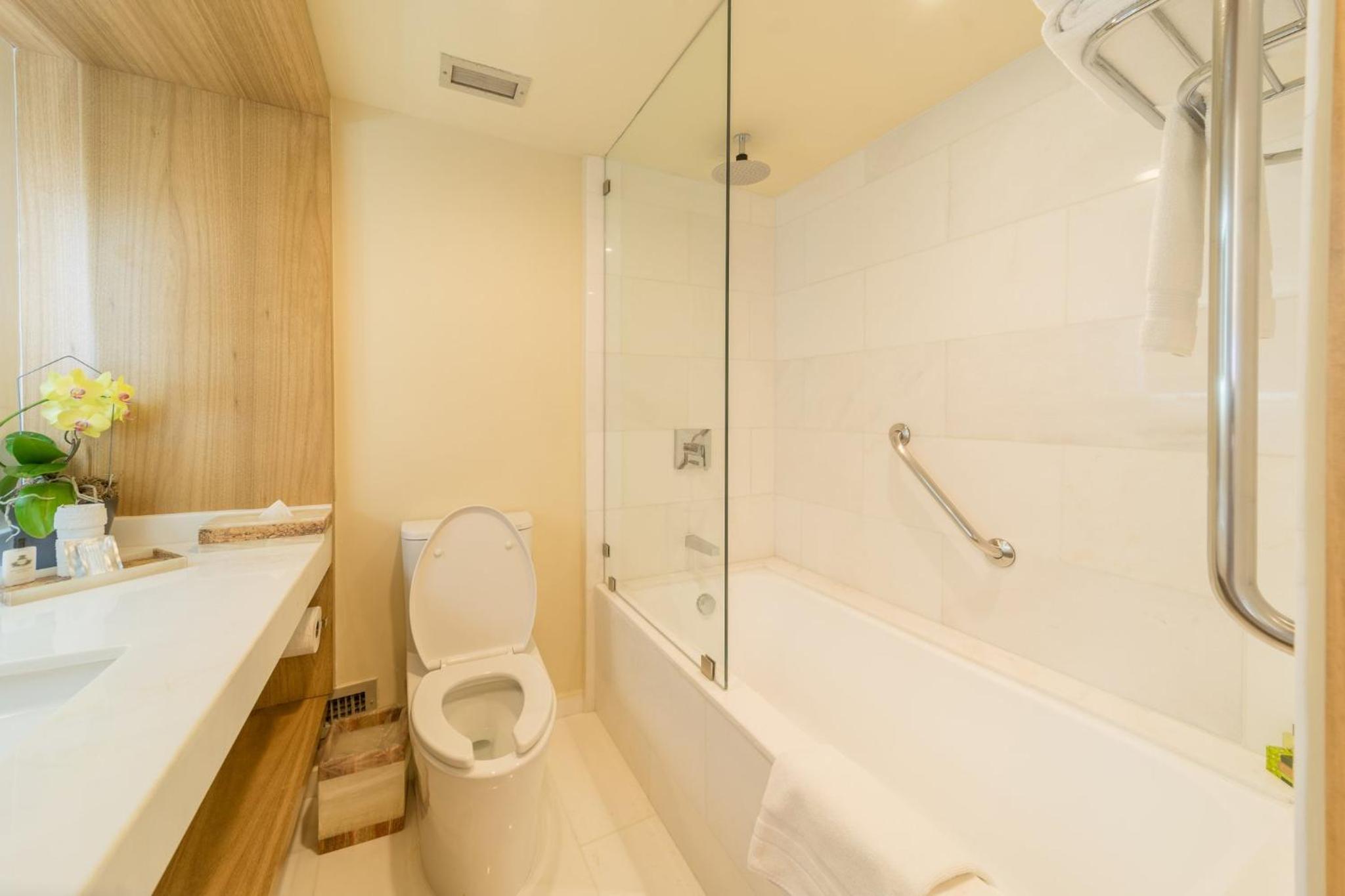 Classic King Room - Photo 8