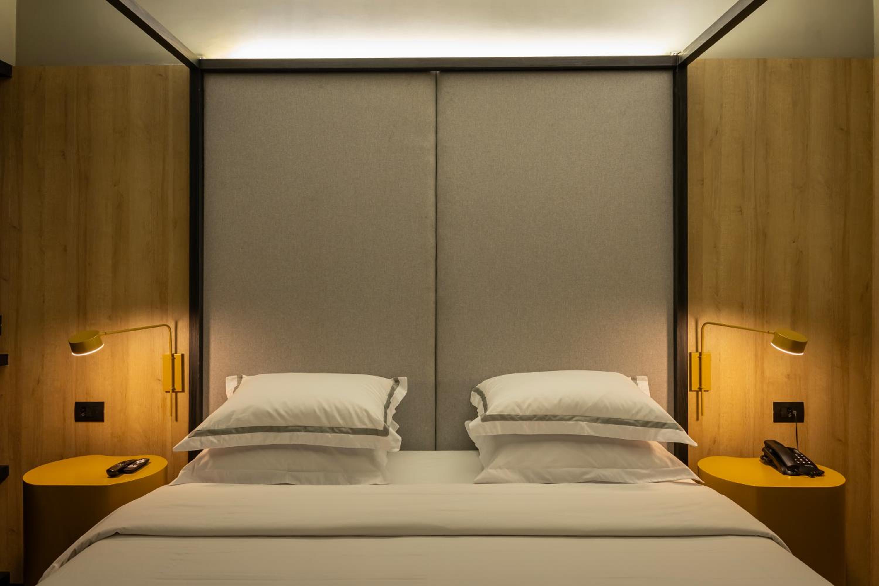 Superior King Suite photo 1