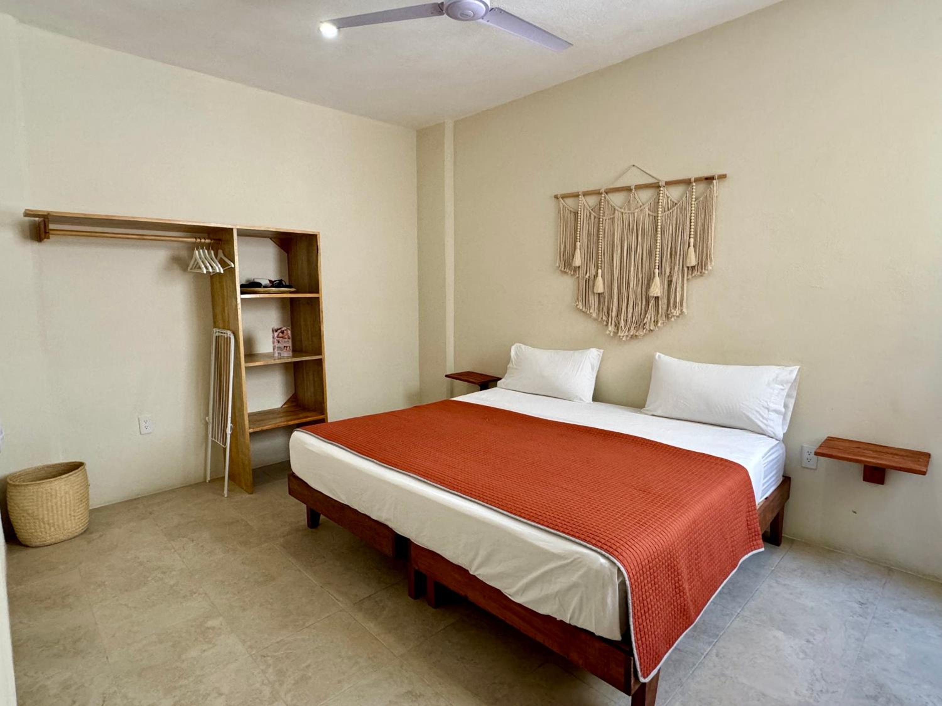 One-Bedroom Apartment with Sea View and Balcony photo 1