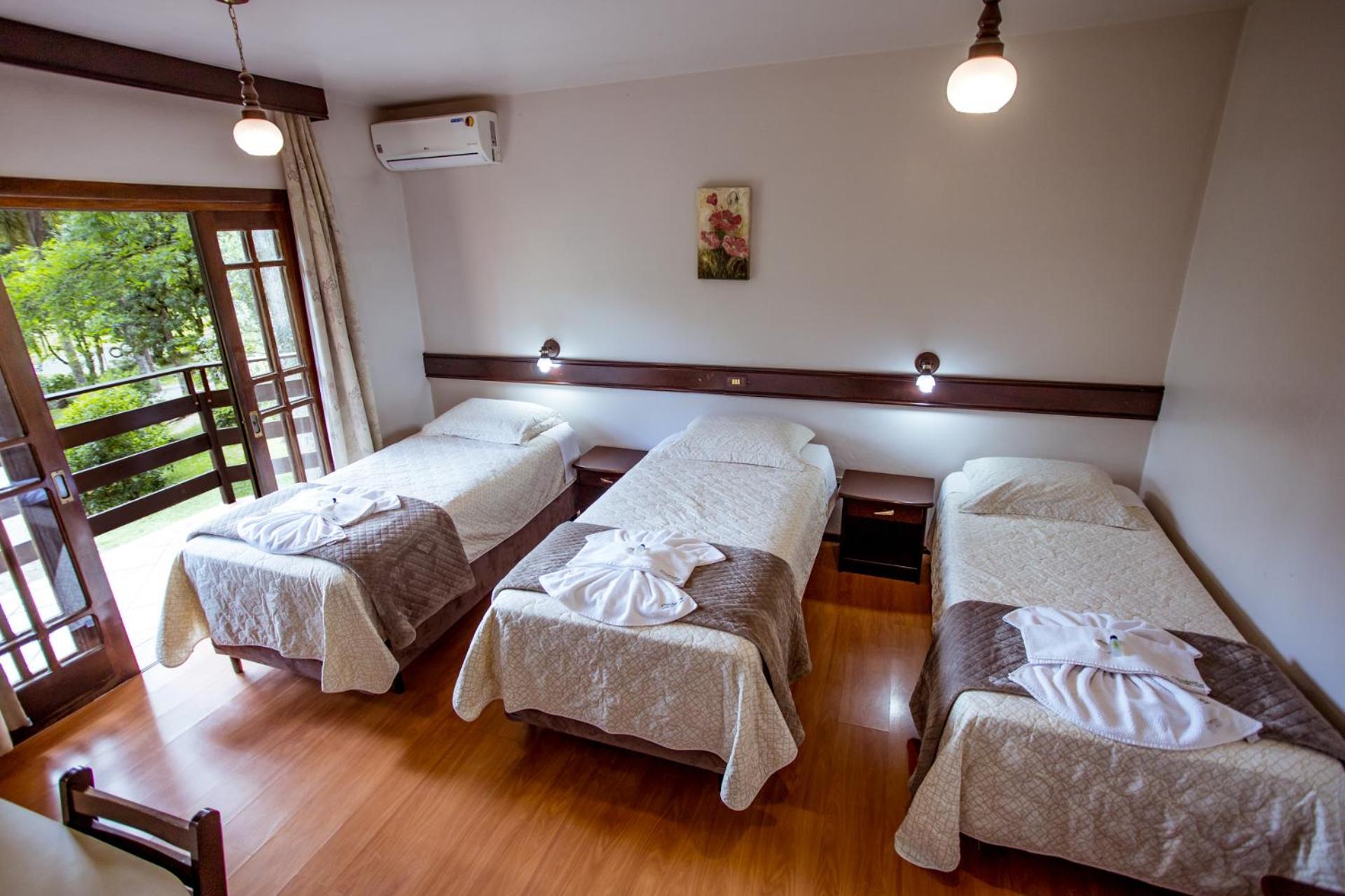 Double or Twin Room with Balcony - Photo 1