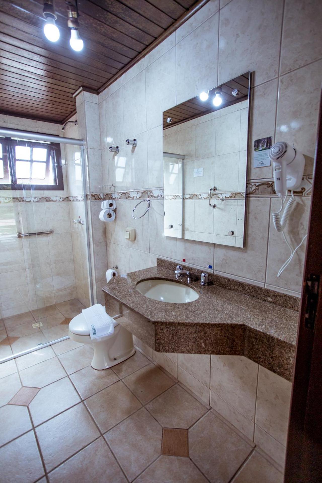 Double or Twin Room with Balcony - Photo 7