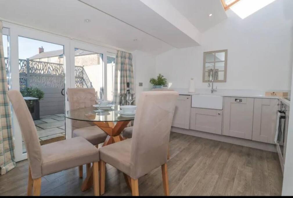 One-Bedroom House photo 3