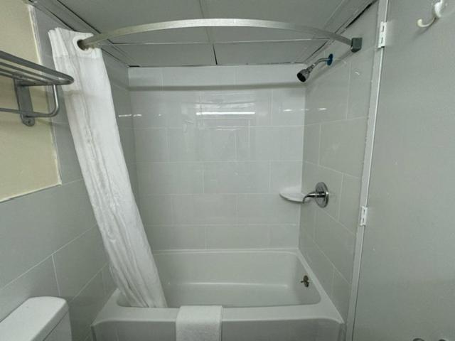Standard Double Room - Photo 4