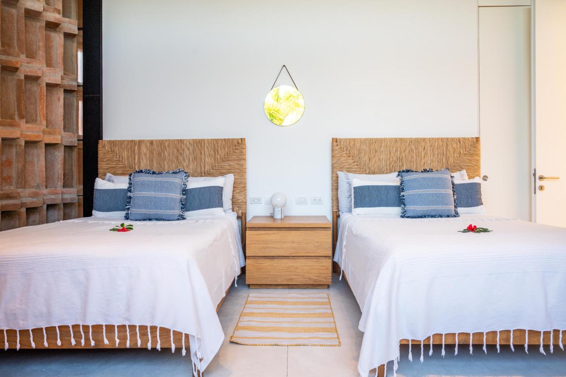Deluxe Triple Room with Sea View photo 1