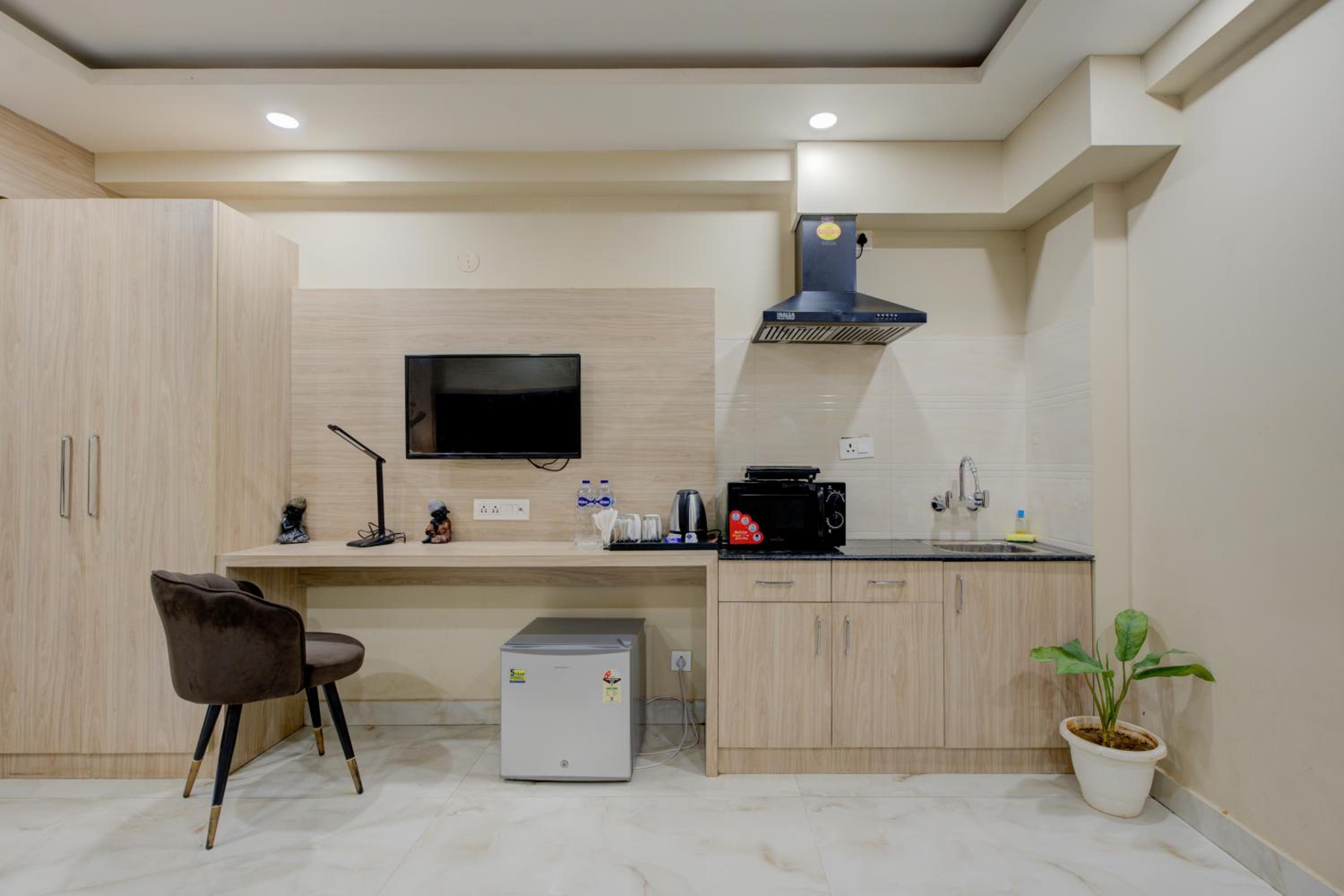 One-Bedroom Apartment with Balcony - Photo 8