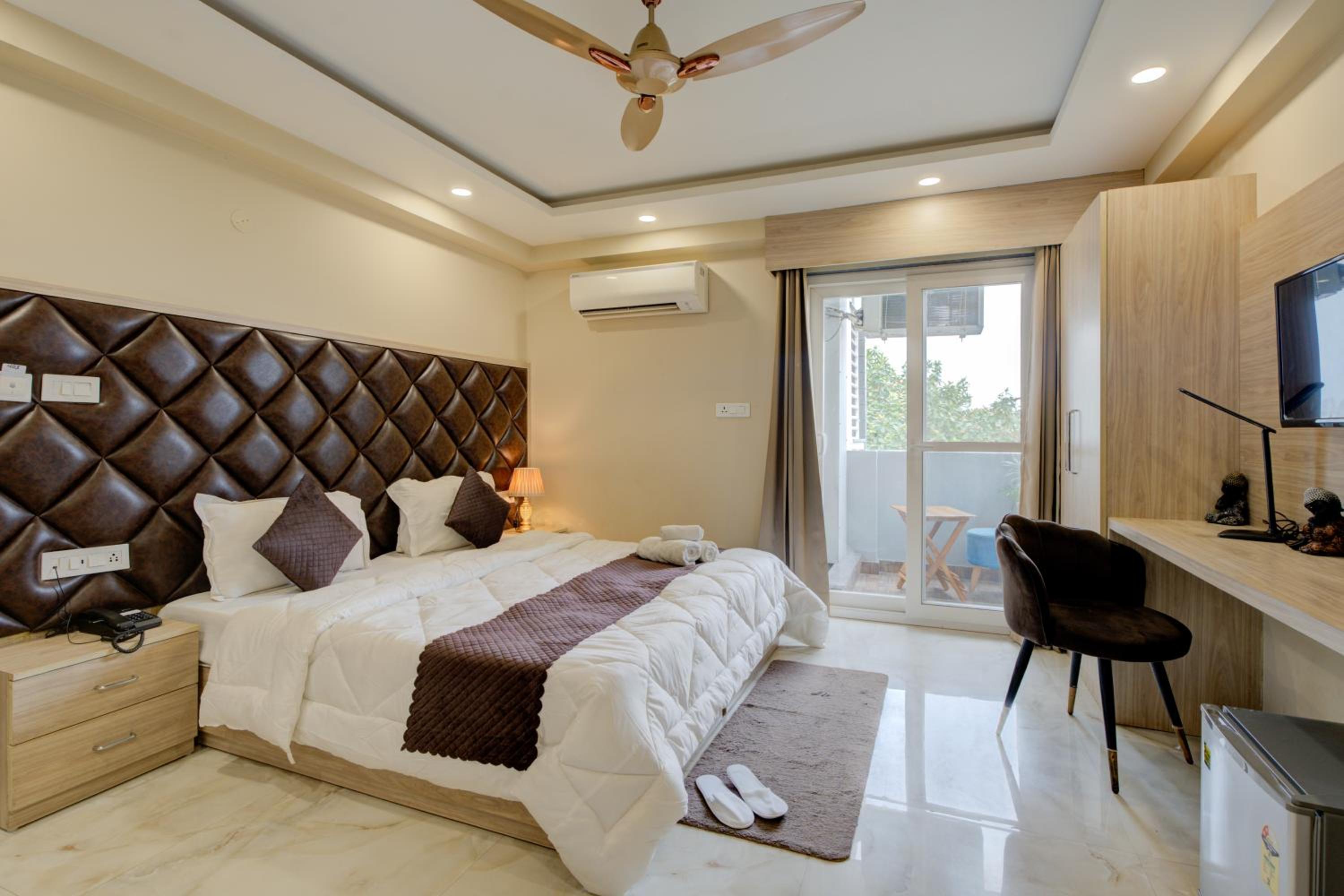 One-Bedroom Apartment with Balcony - Photo 1