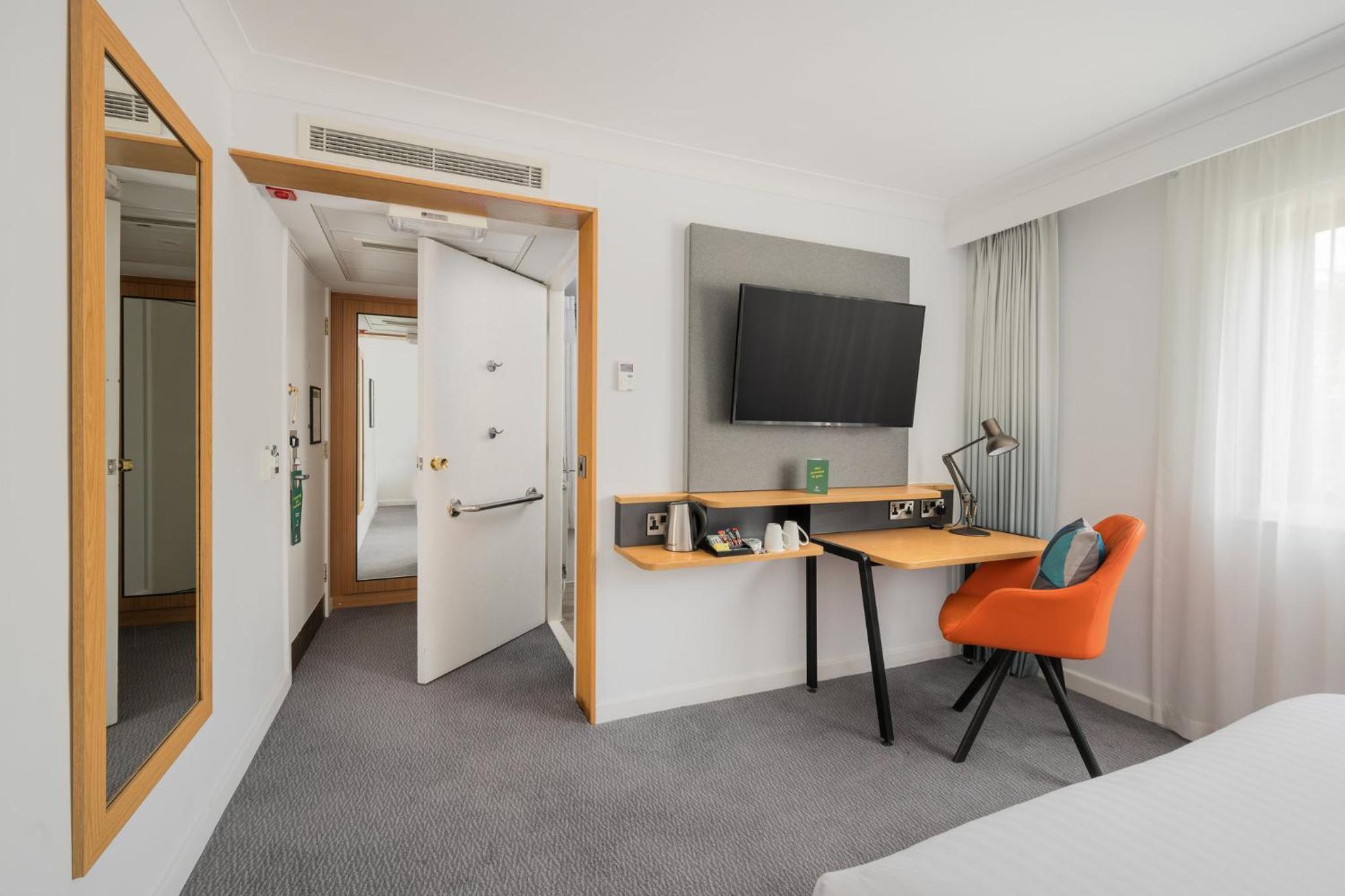Standard Double Room - Disability Access - Photo 2
