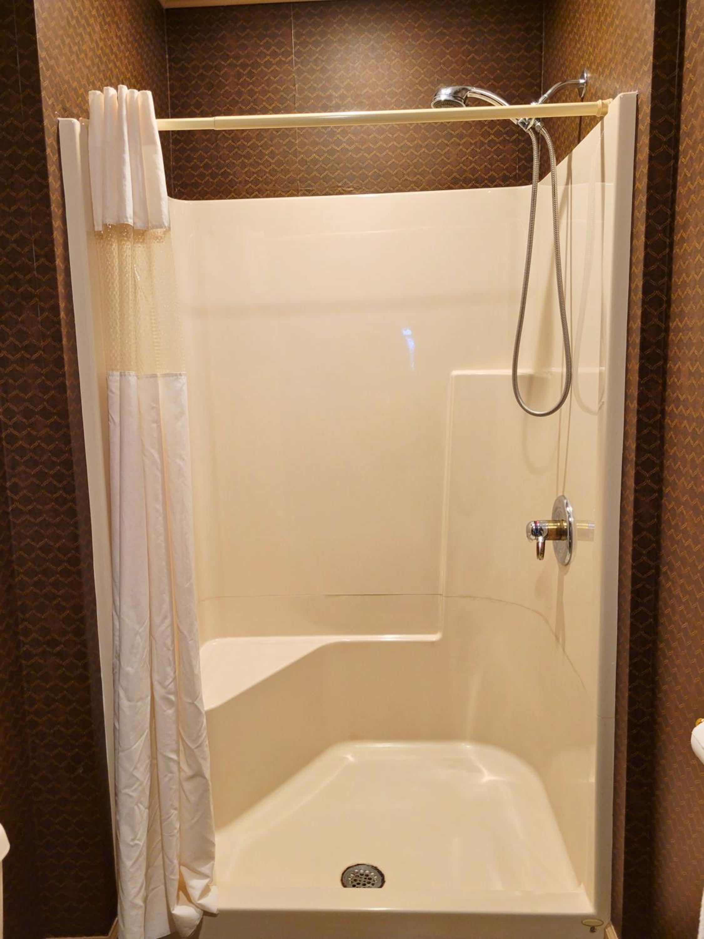 Deluxe Suite - Photo 2