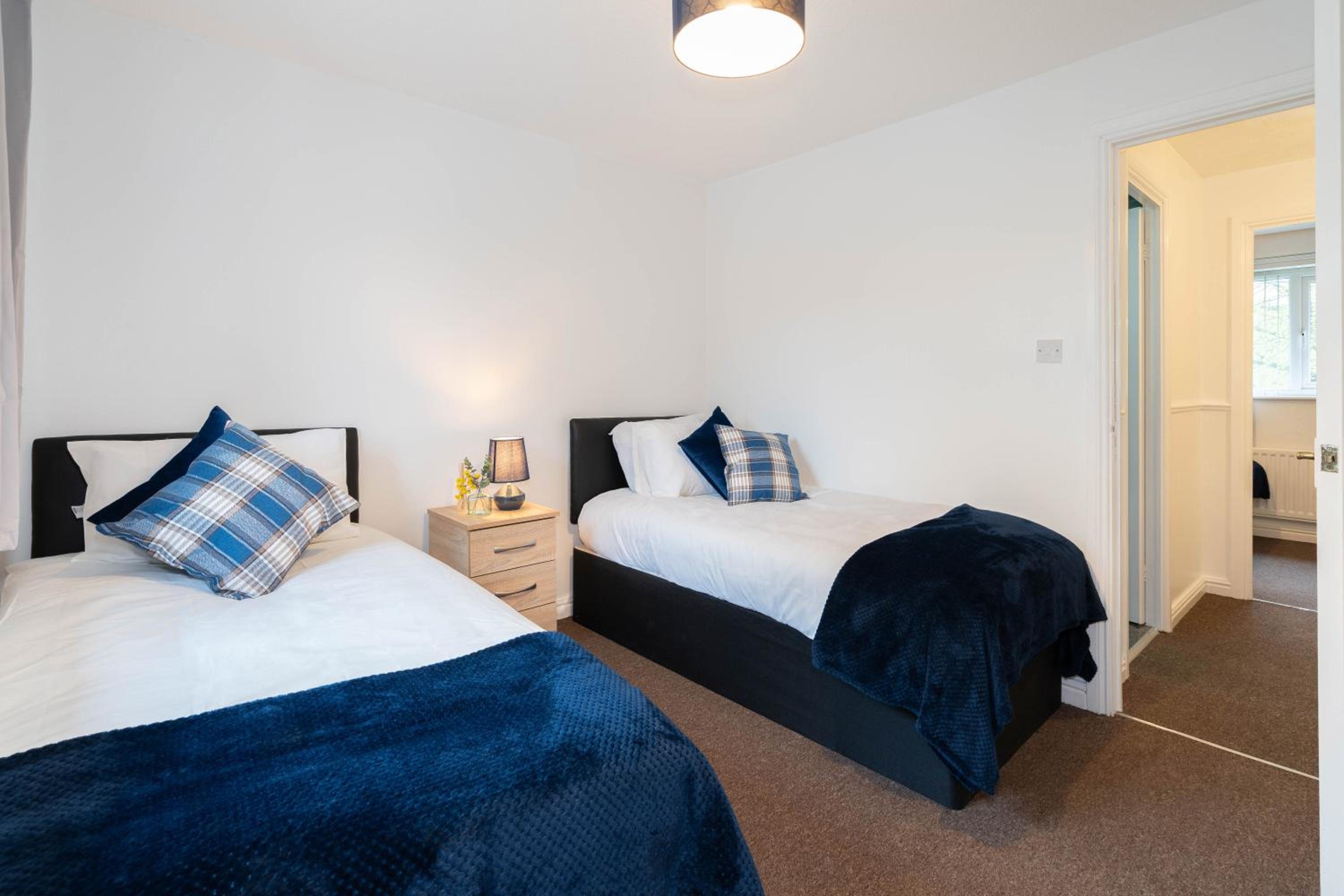 Two-Bedroom House - Photo 7
