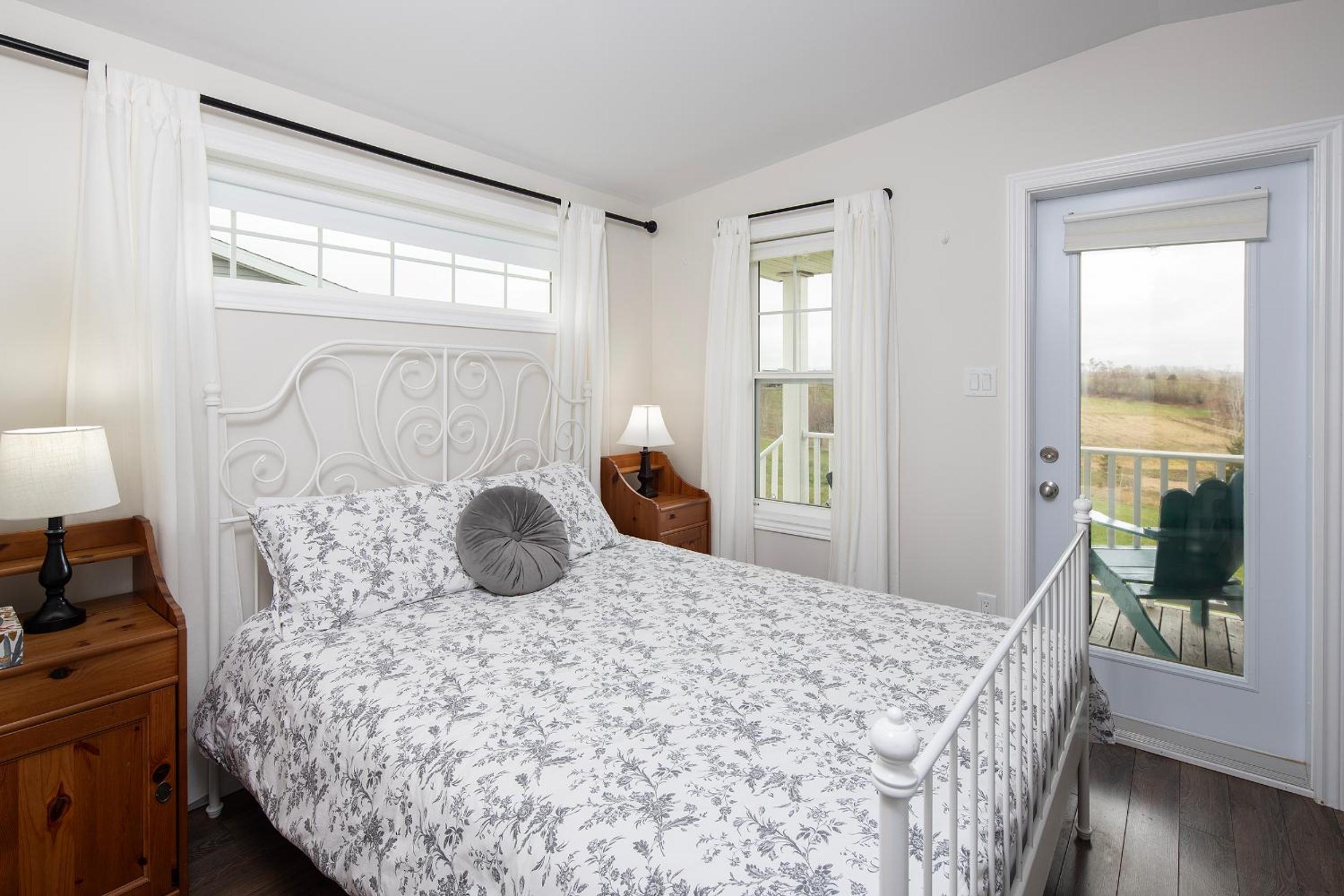 One-Bedroom House photo 1